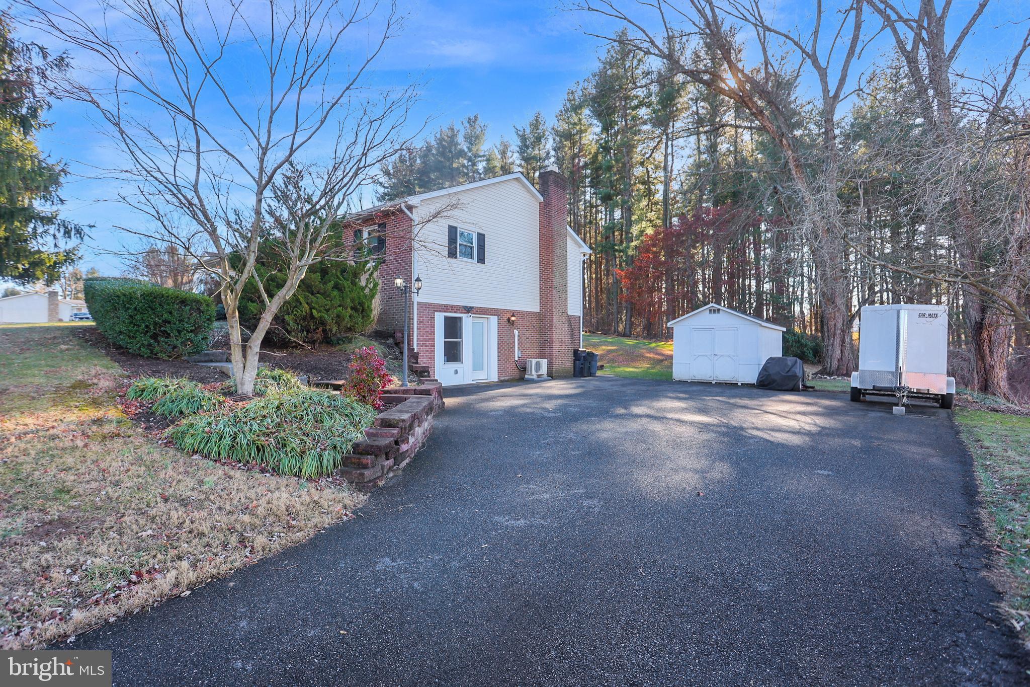 ROCKS ACRES - Residential