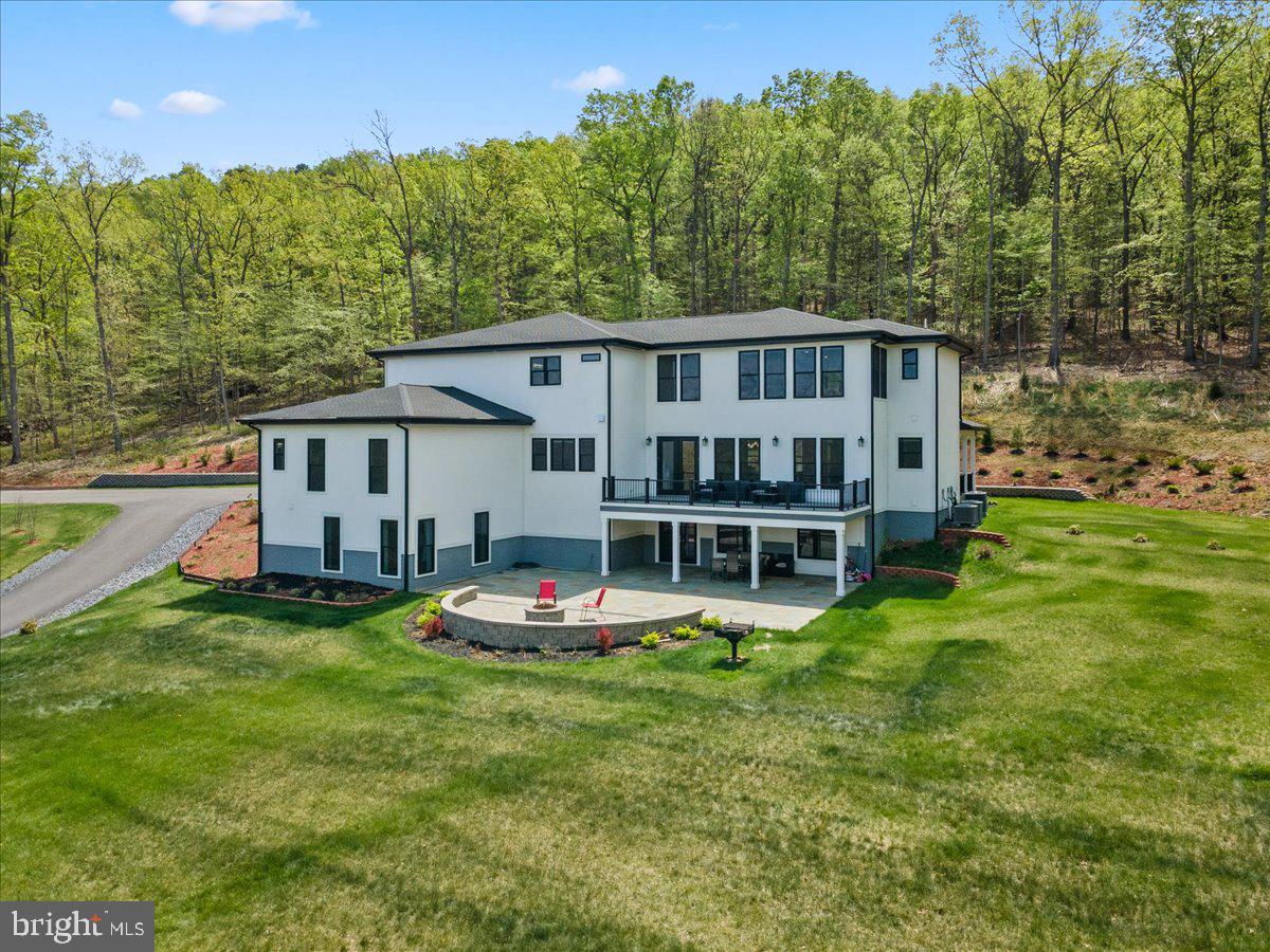 138 WOODED LANE