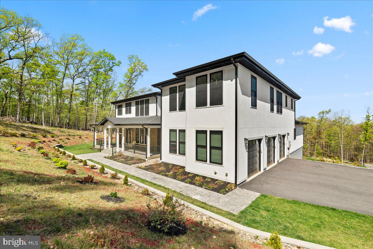 138 WOODED LANE