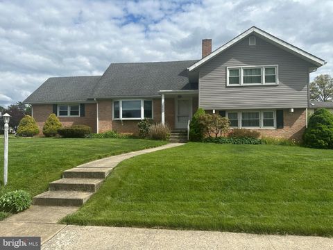 Homes For Sale - 2900 Octagon Avenue<br/> Berks County, SINKING SPRING, PA 19608