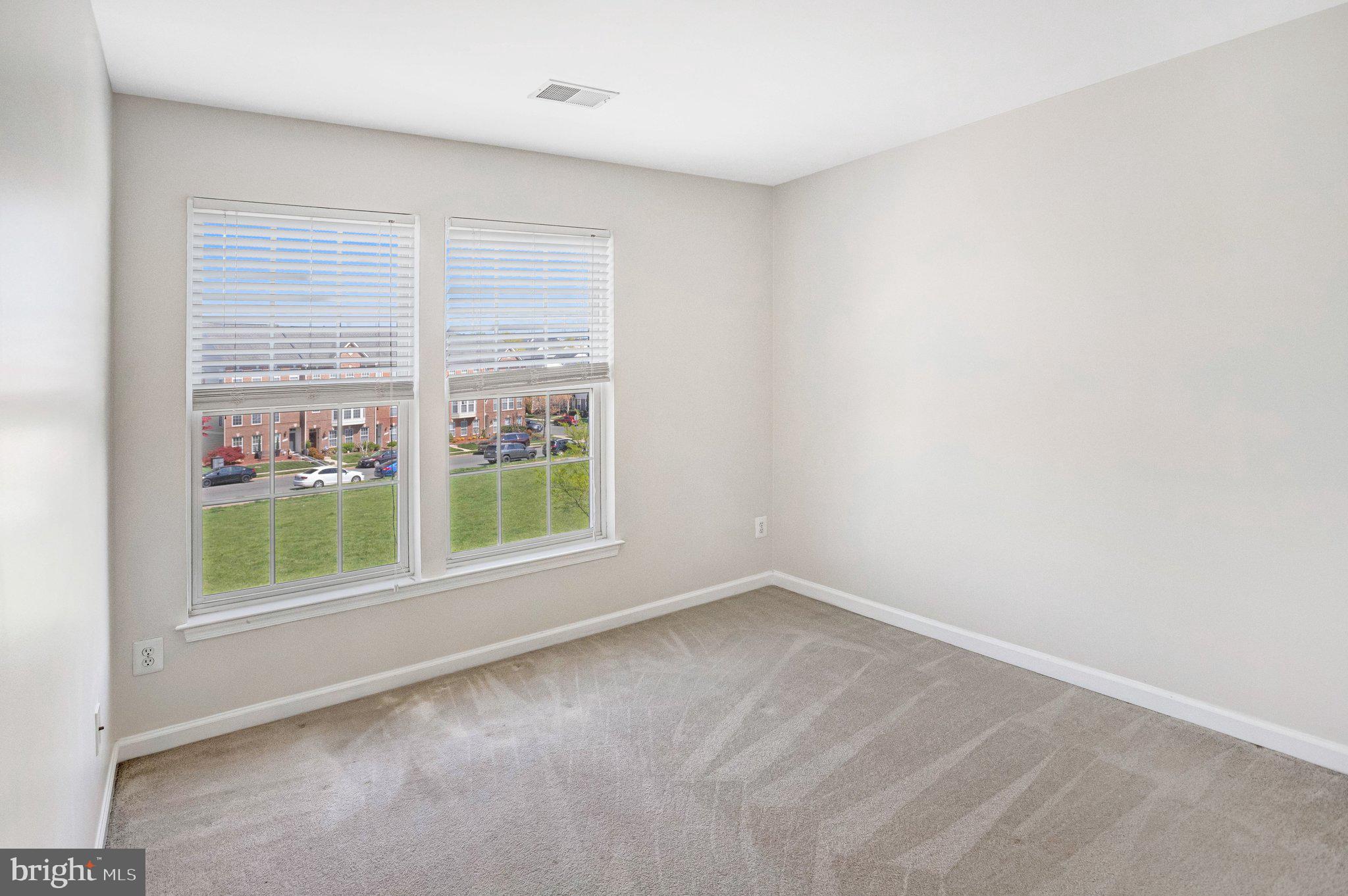 PORT POTOMAC - Residential