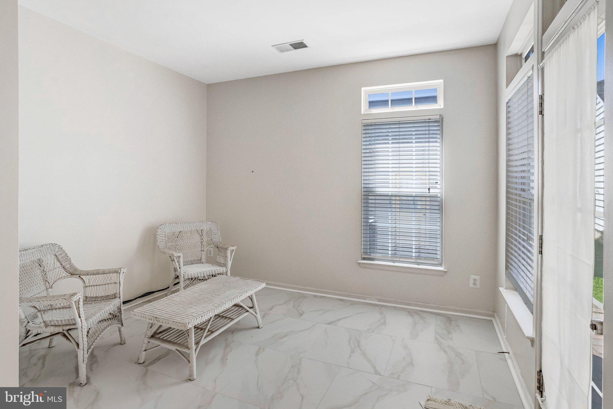 PORT POTOMAC - Residential