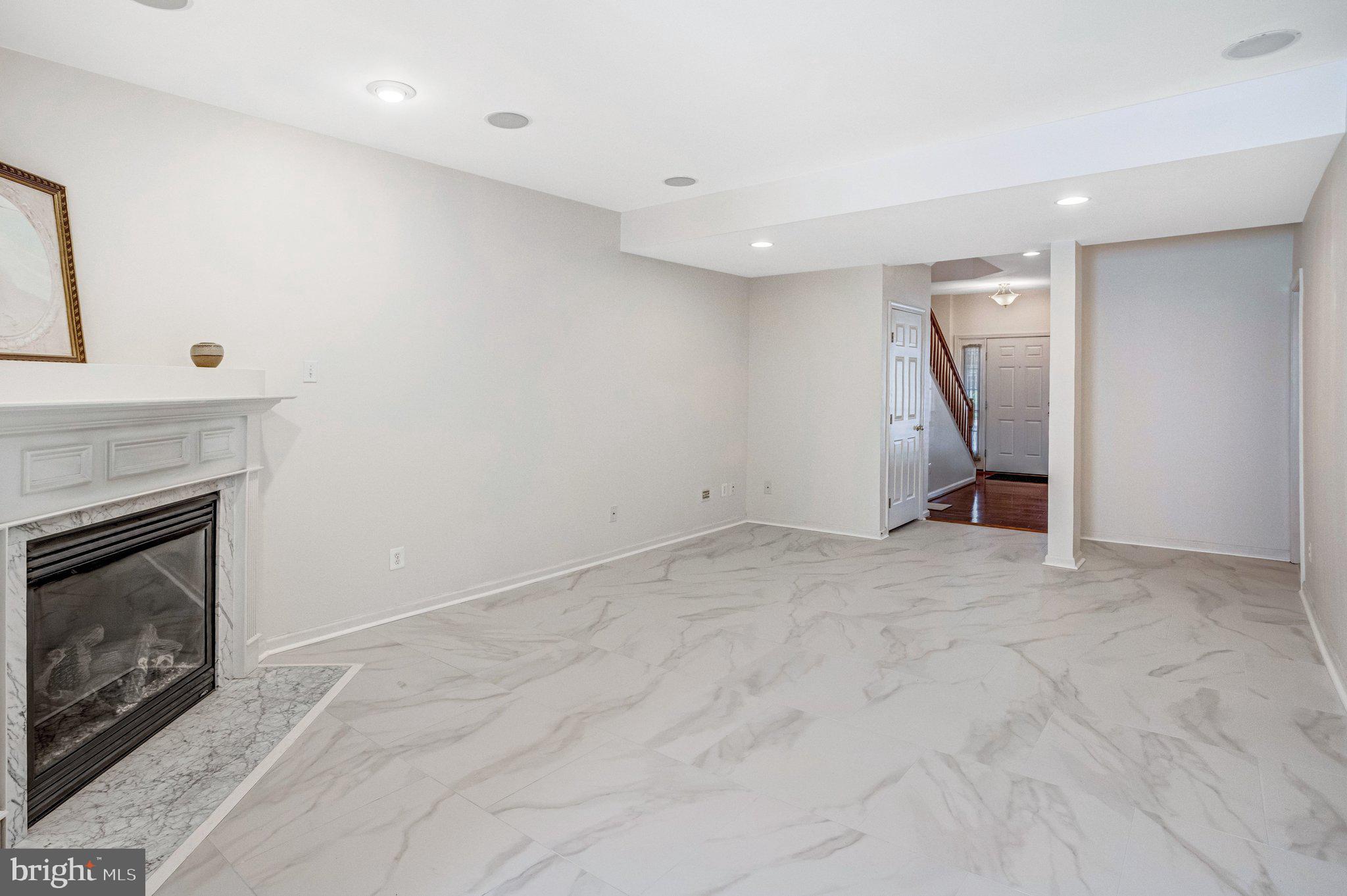 PORT POTOMAC - Residential