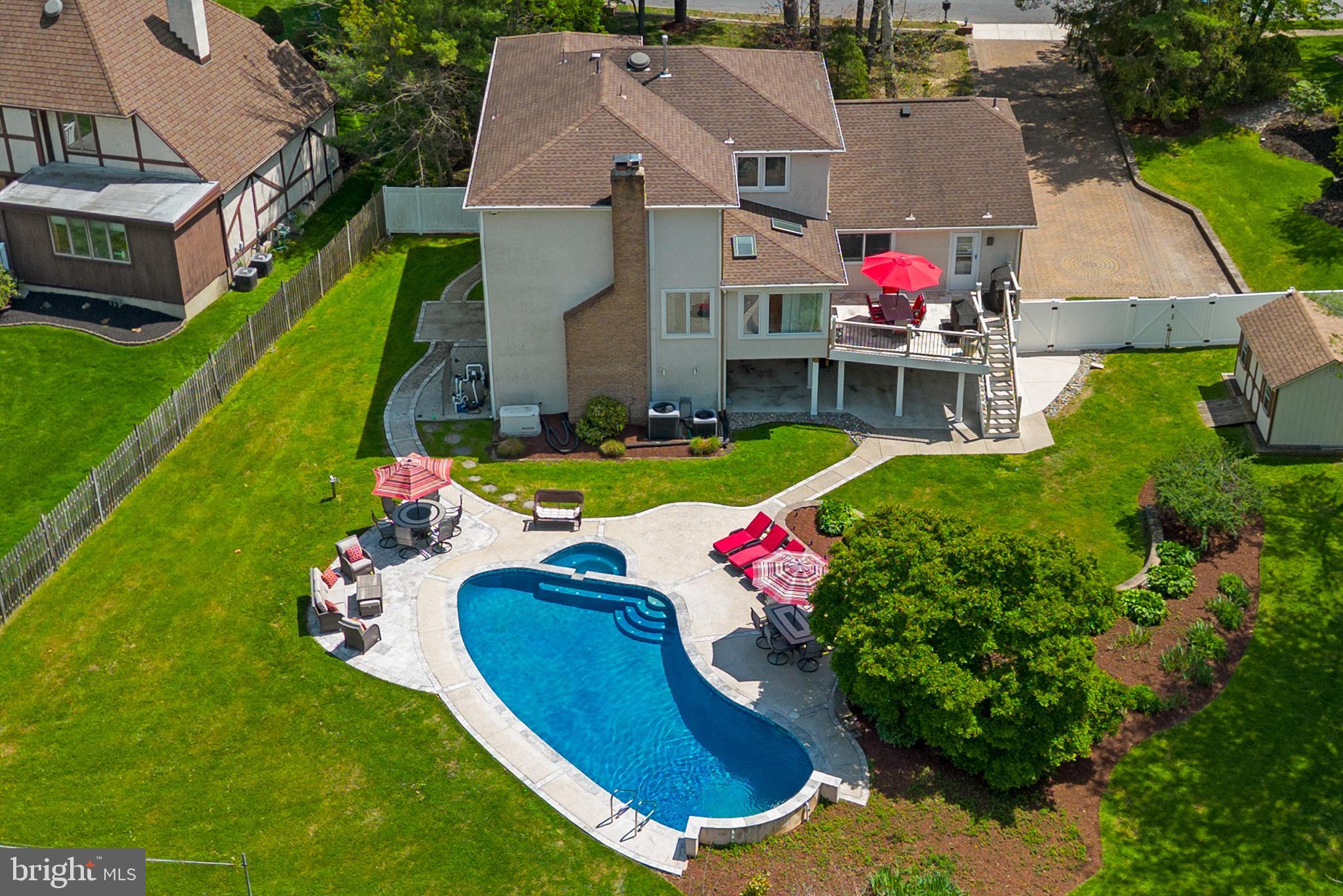 11 N WOODLEIGH DRIVE