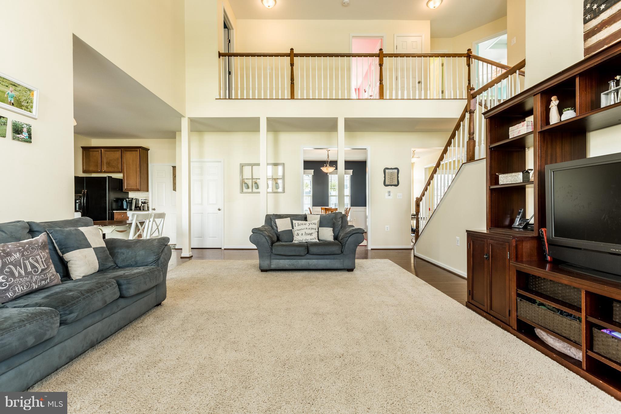 ROUND HILL - Residential