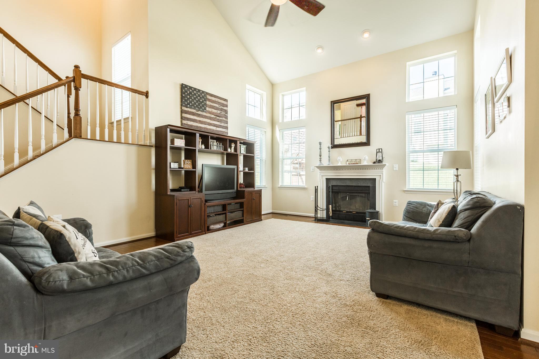 ROUND HILL - Residential