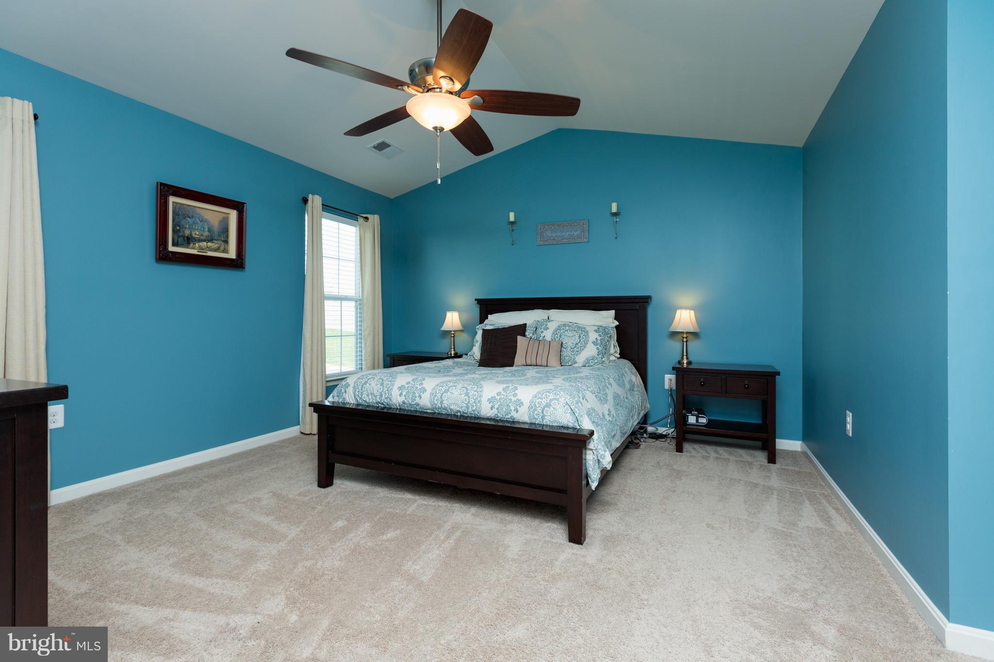 ROUND HILL - Residential