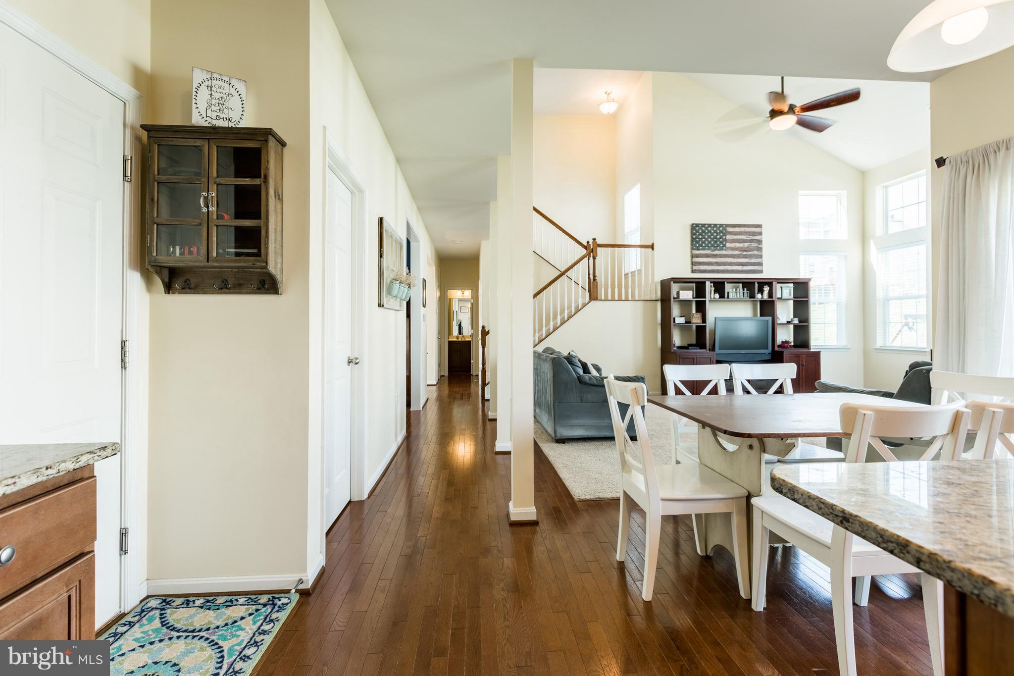 ROUND HILL - Residential