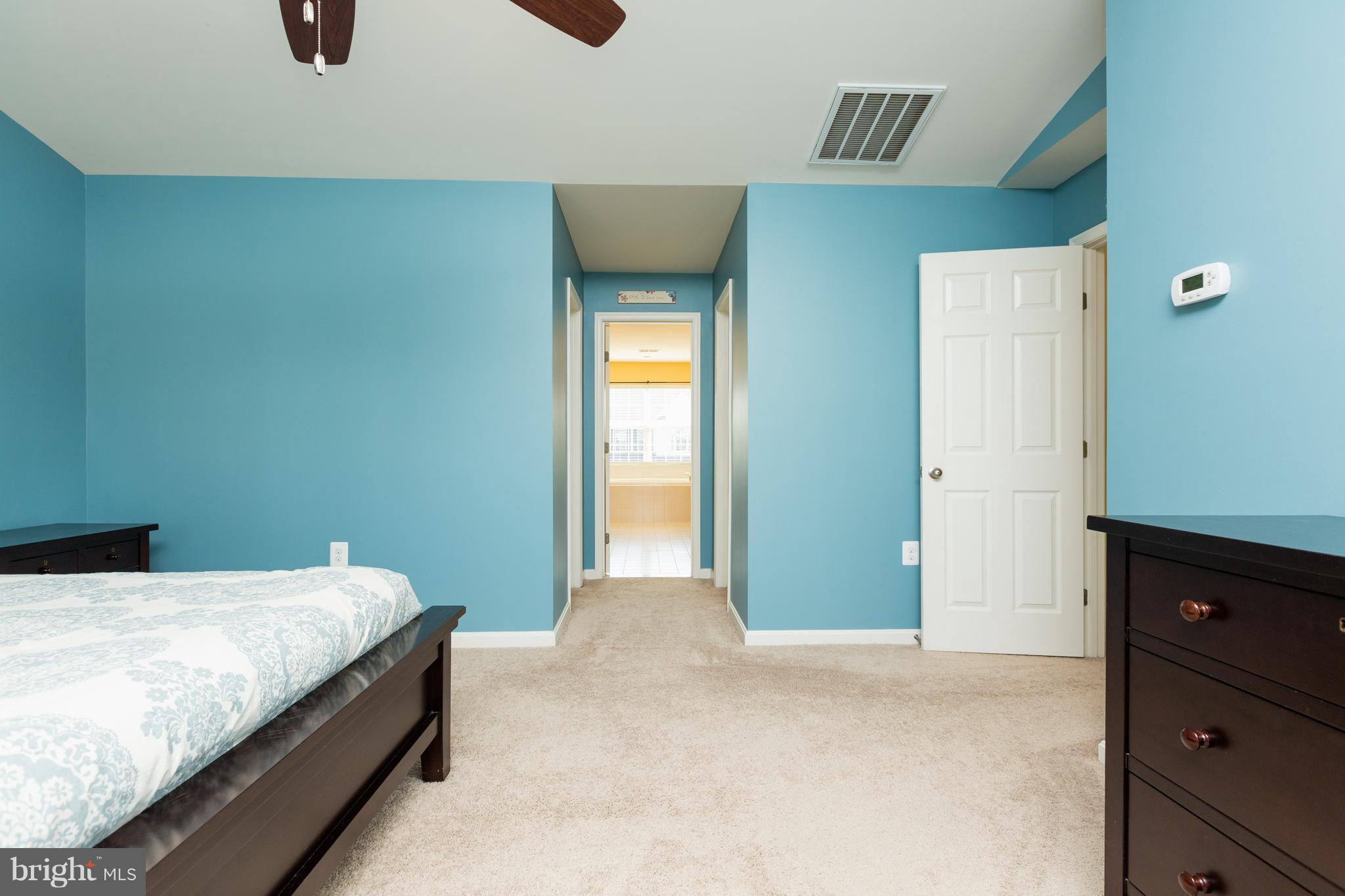 ROUND HILL - Residential