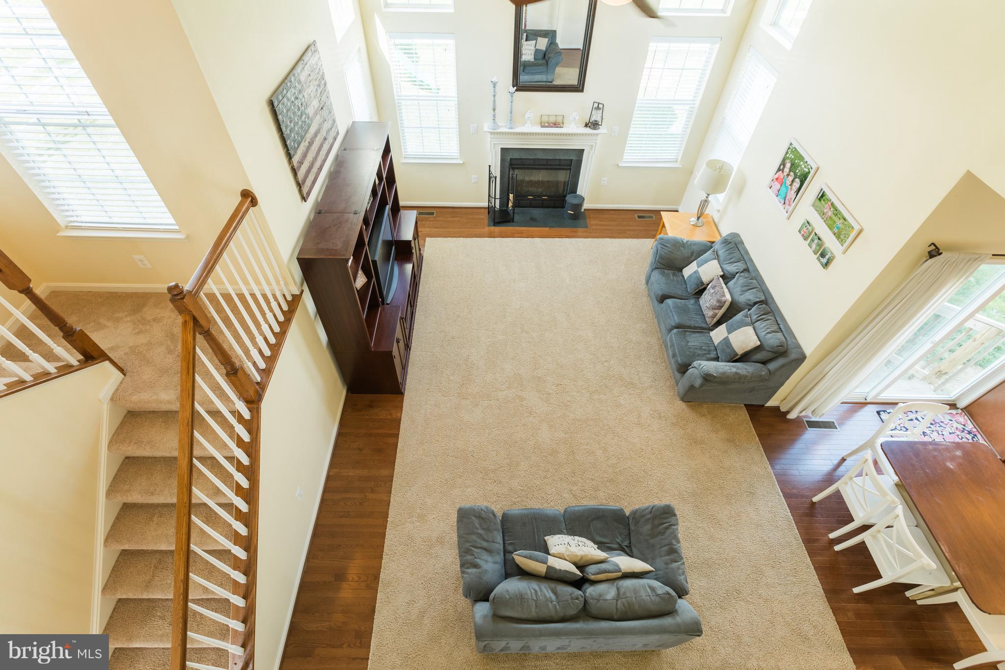 ROUND HILL - Residential