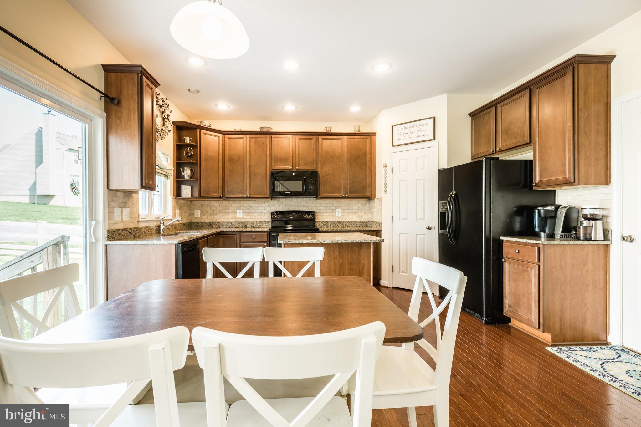 ROUND HILL - Residential