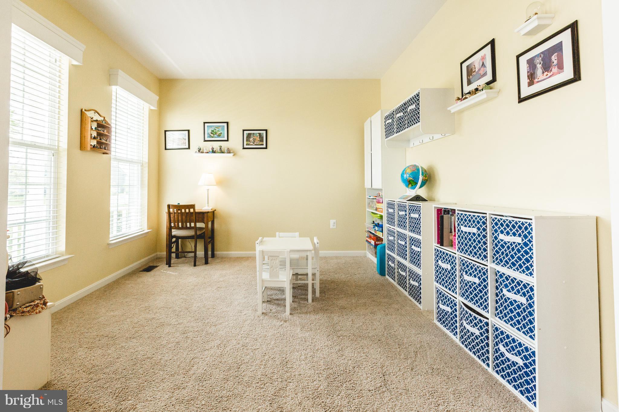 ROUND HILL - Residential