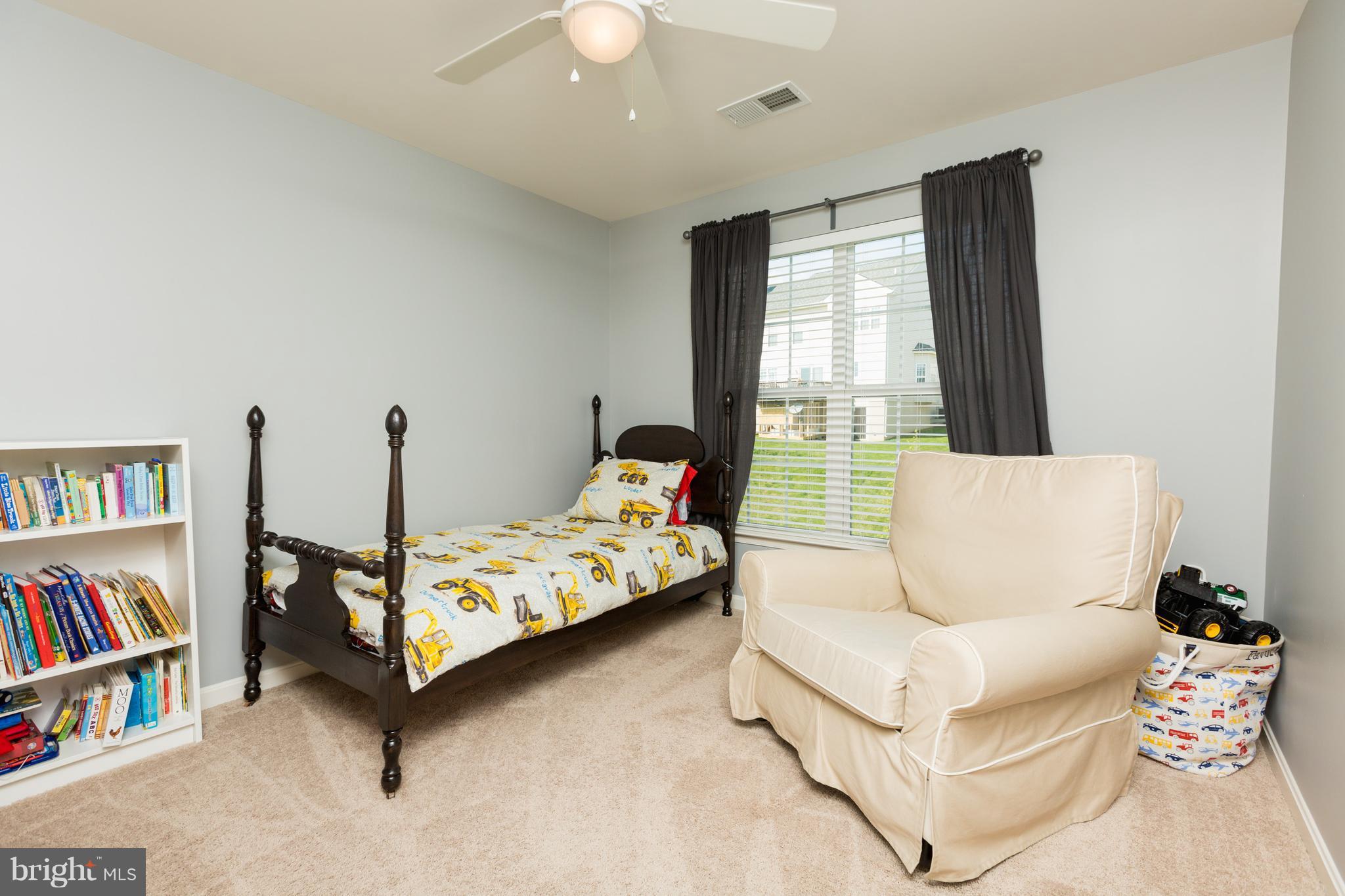 ROUND HILL - Residential