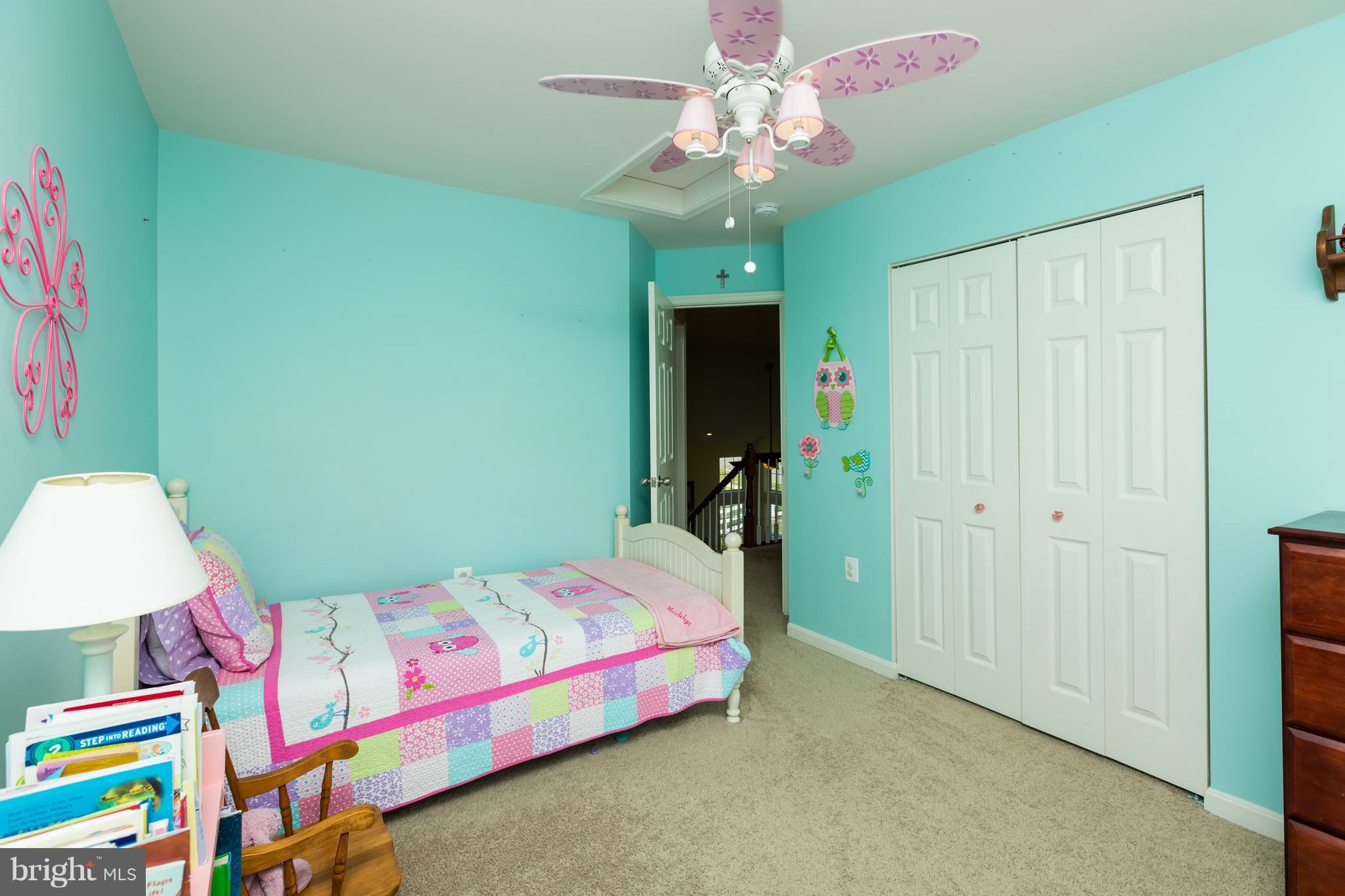 ROUND HILL - Residential