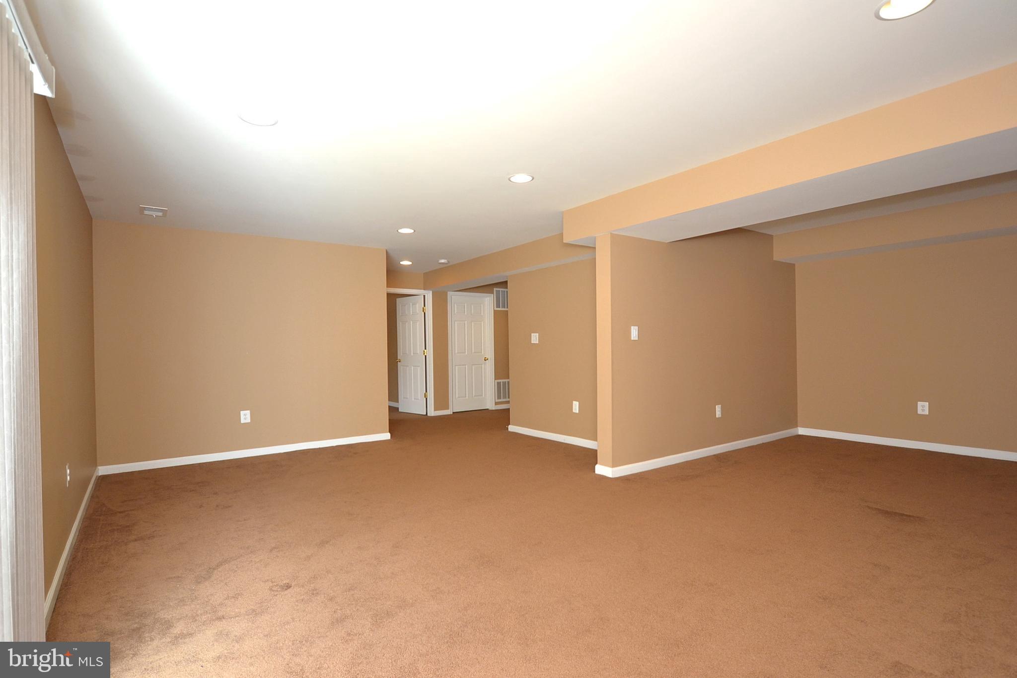 WESTBURY - Residential