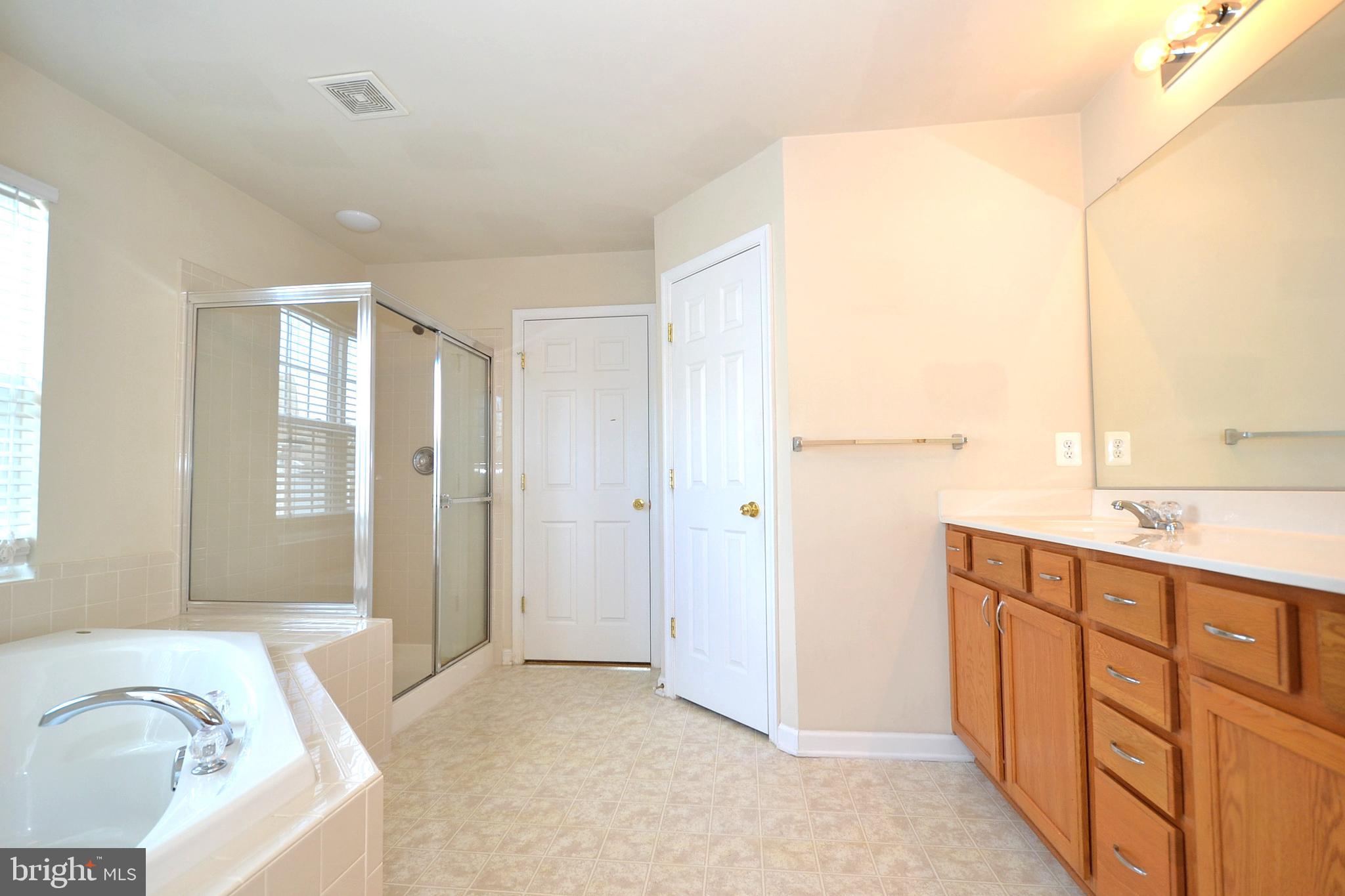 WESTBURY - Residential