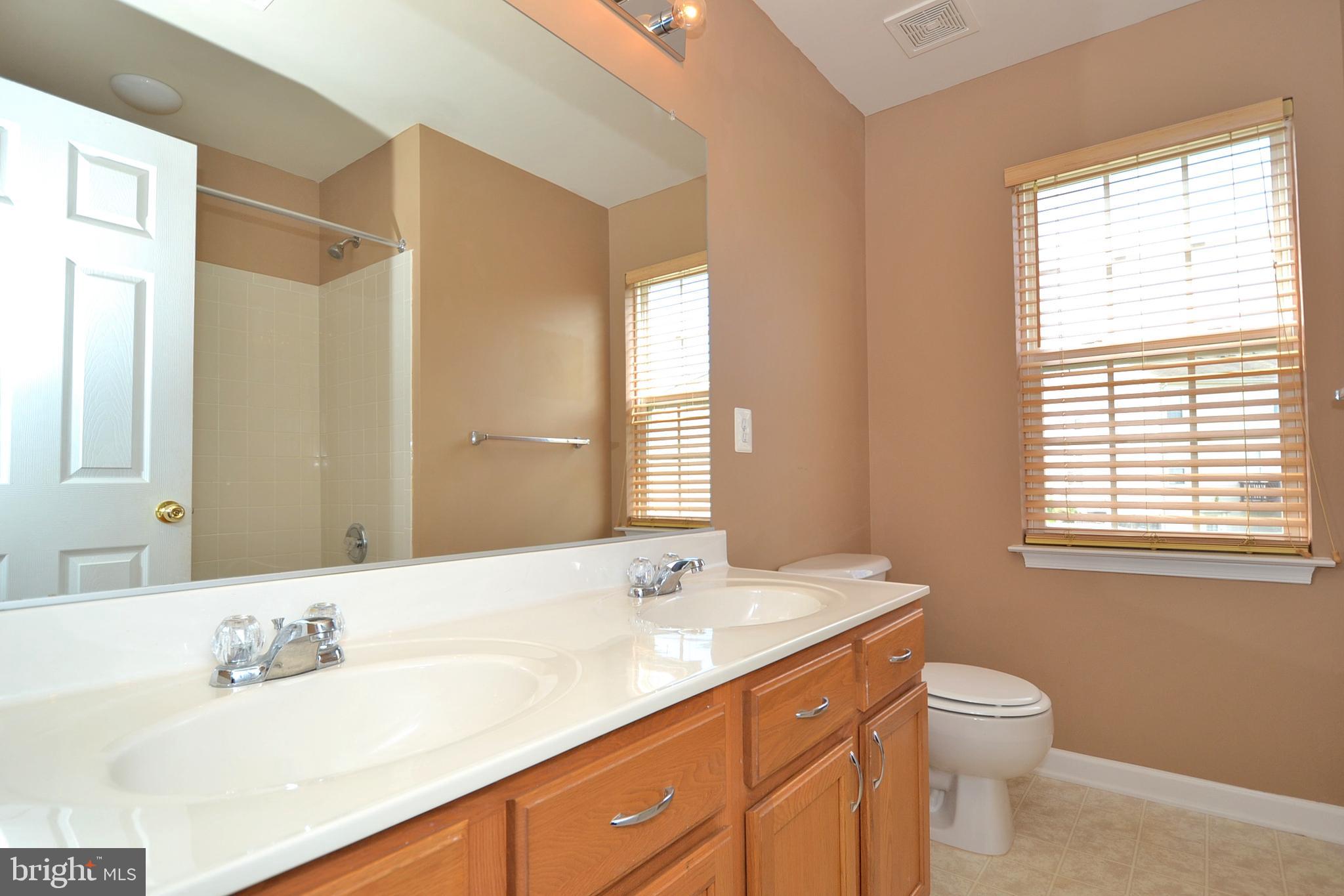 WESTBURY - Residential