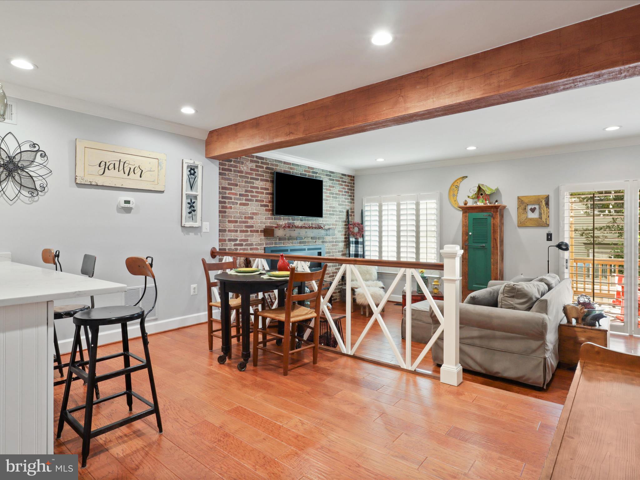 HUNTERS SQUARE - Residential