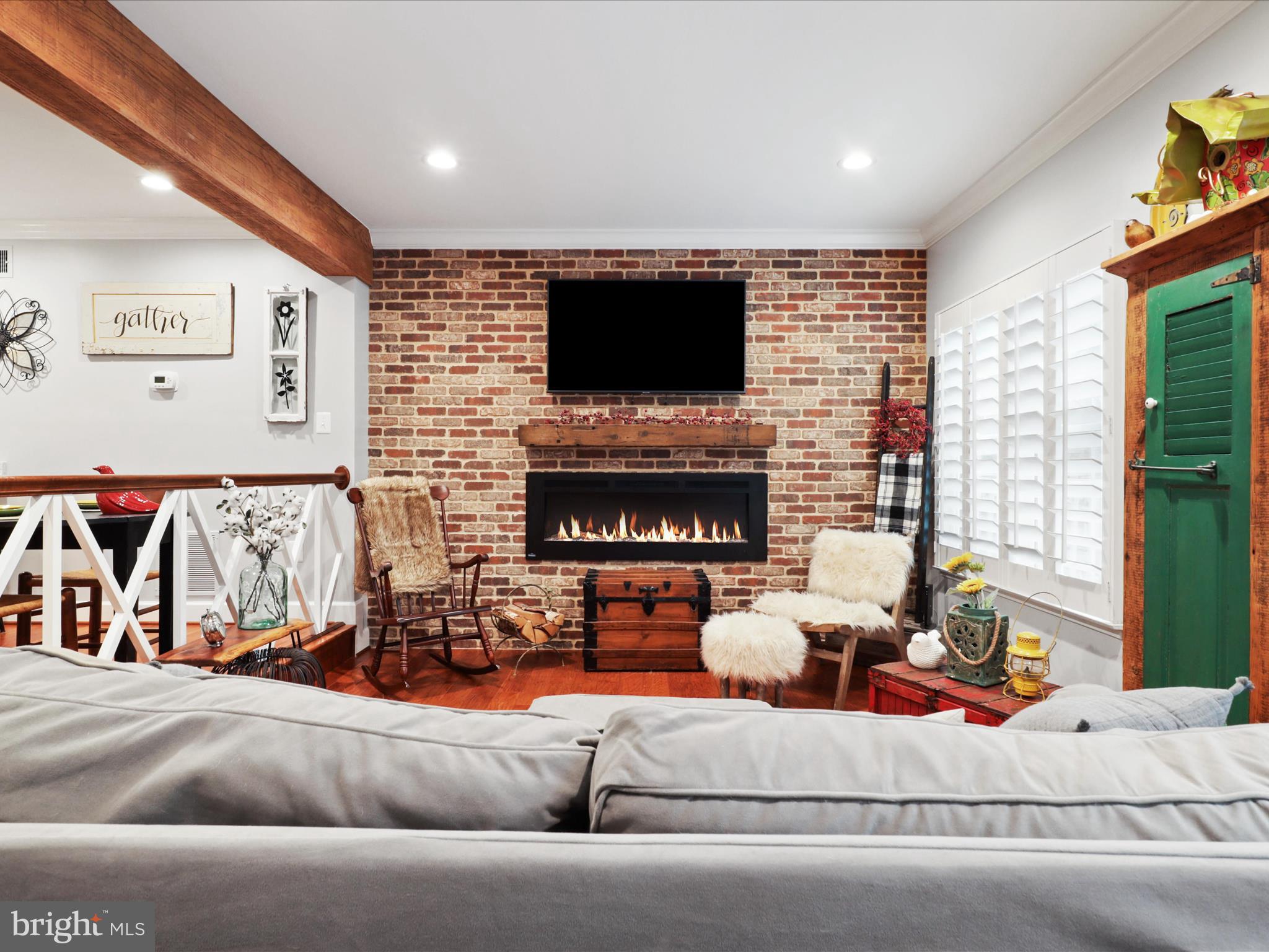 HUNTERS SQUARE - Residential