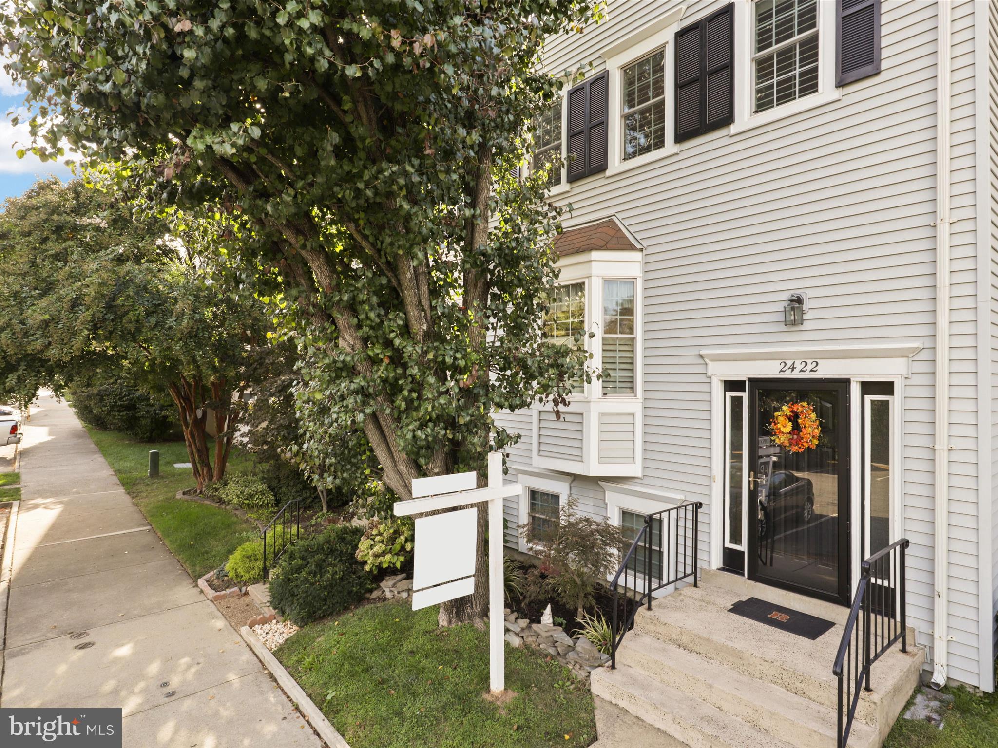 HUNTERS SQUARE - Residential