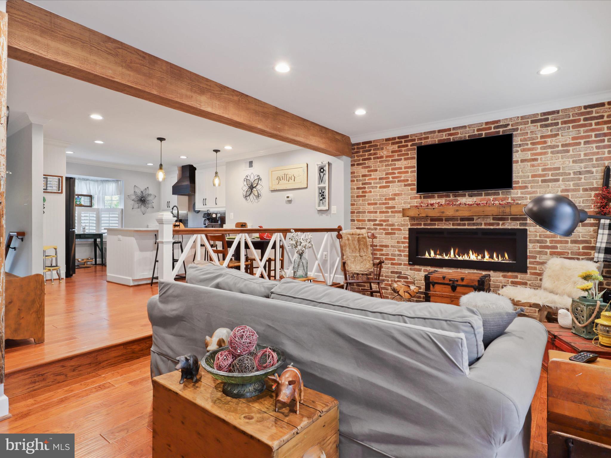 HUNTERS SQUARE - Residential