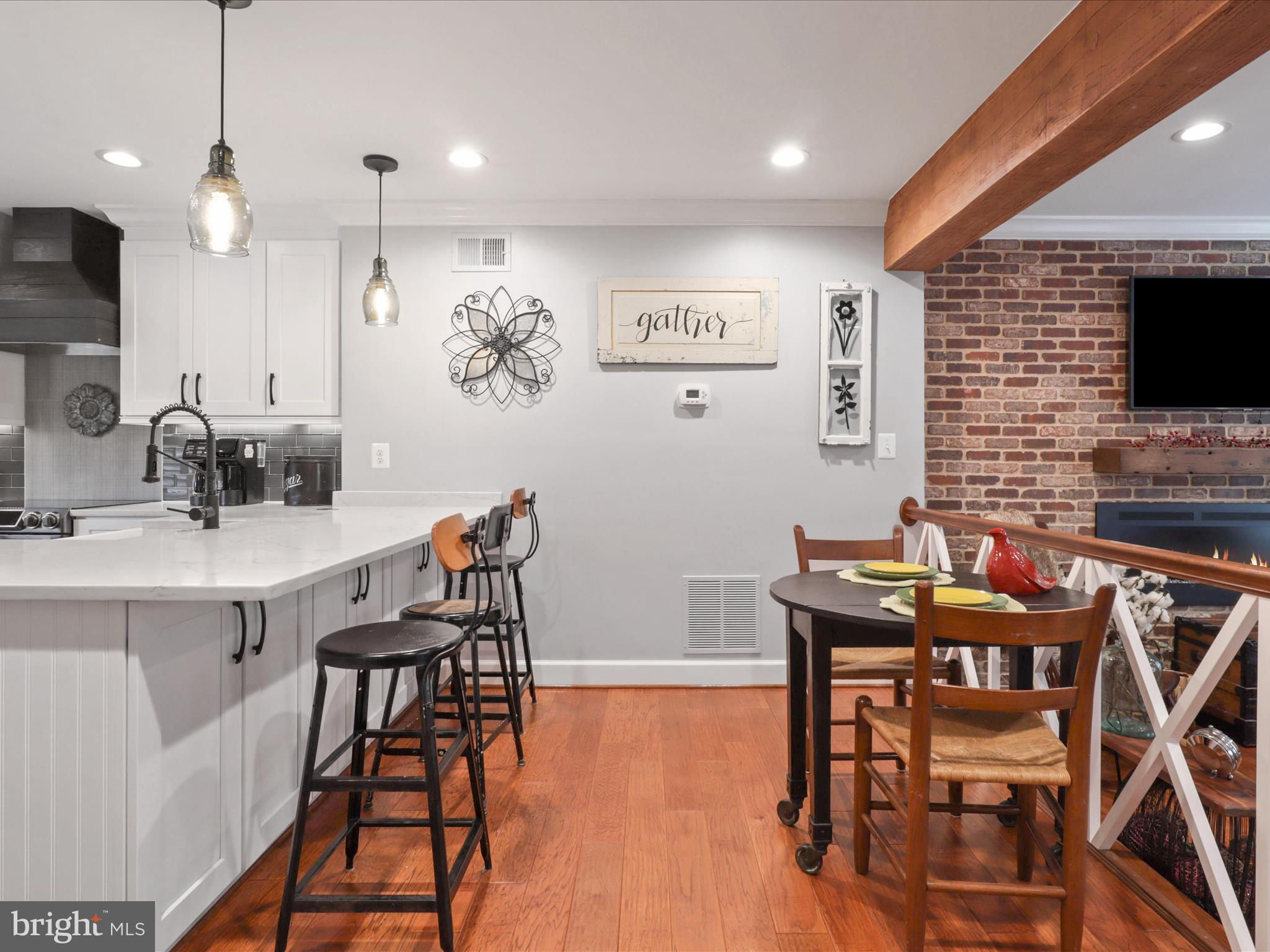 HUNTERS SQUARE - Residential