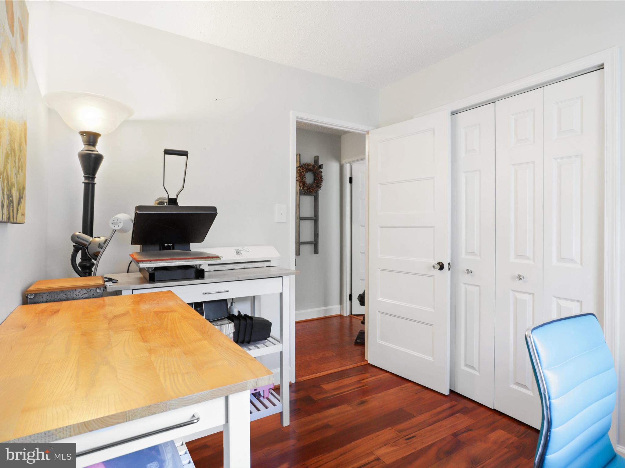 HUNTERS SQUARE - Residential