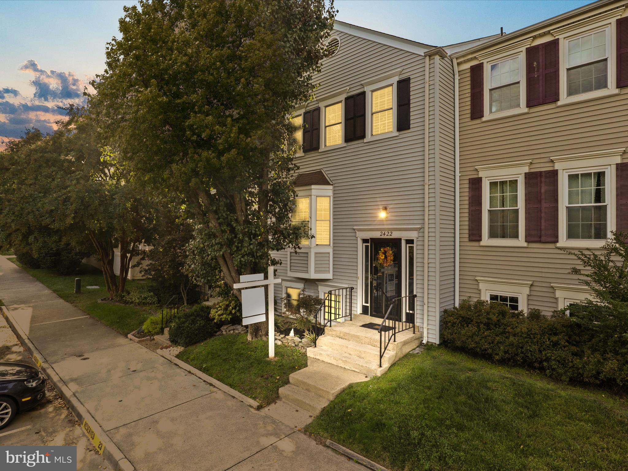 HUNTERS SQUARE - Residential