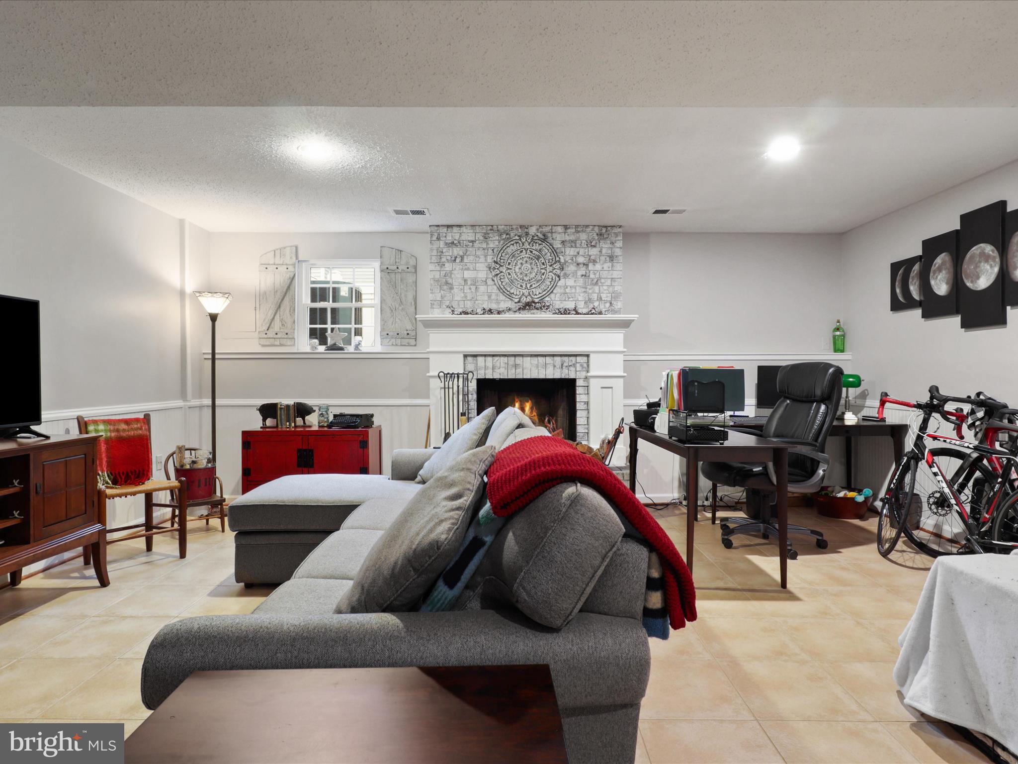 HUNTERS SQUARE - Residential