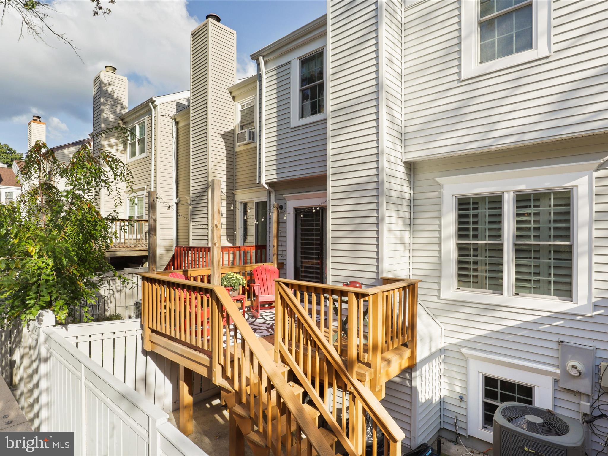 HUNTERS SQUARE - Residential