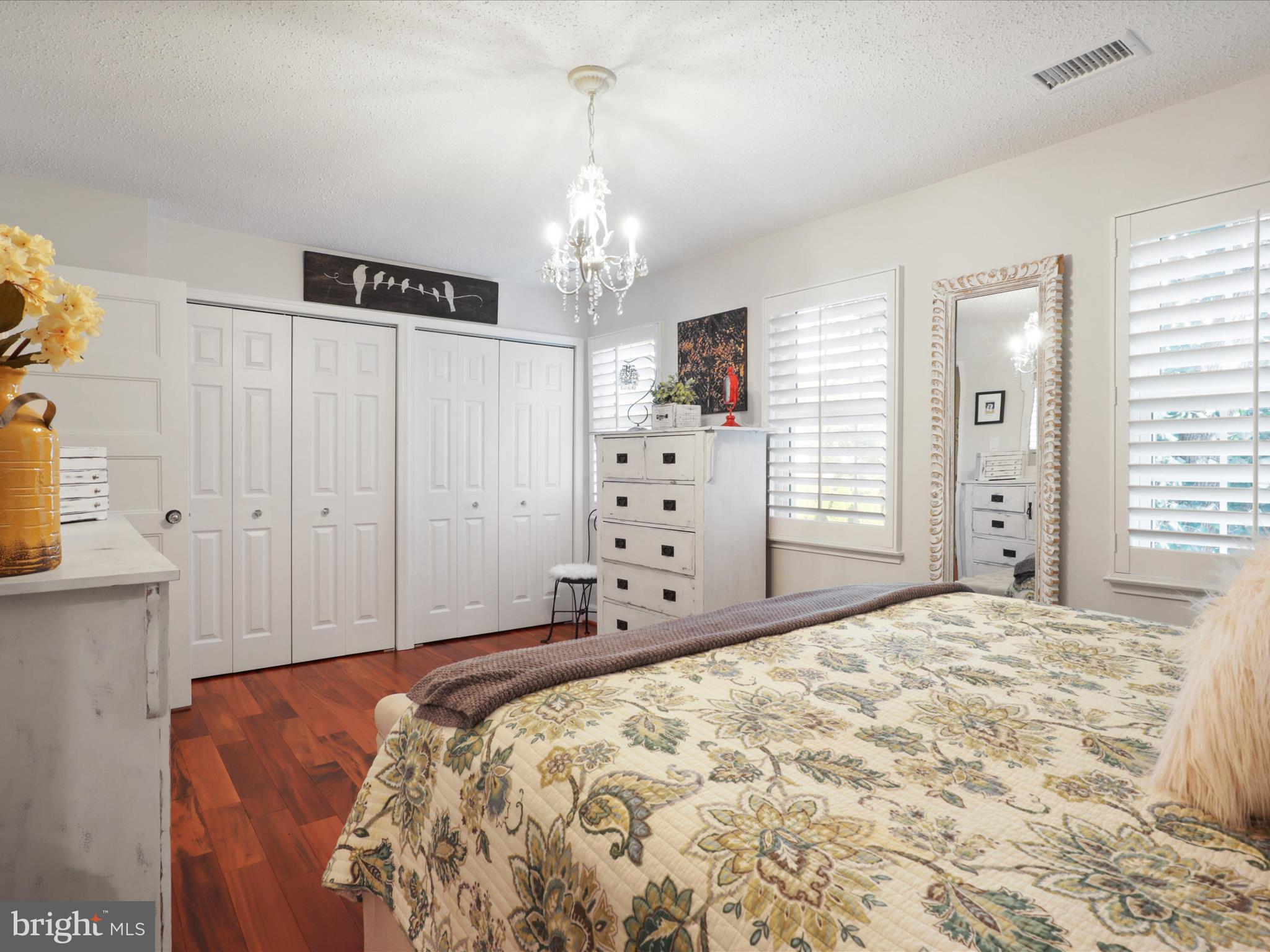 HUNTERS SQUARE - Residential