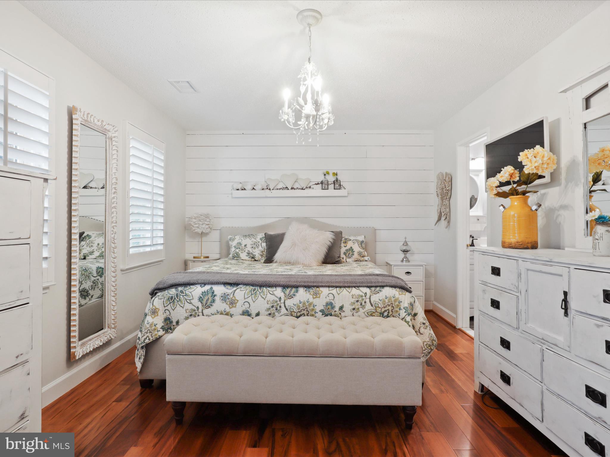 HUNTERS SQUARE - Residential