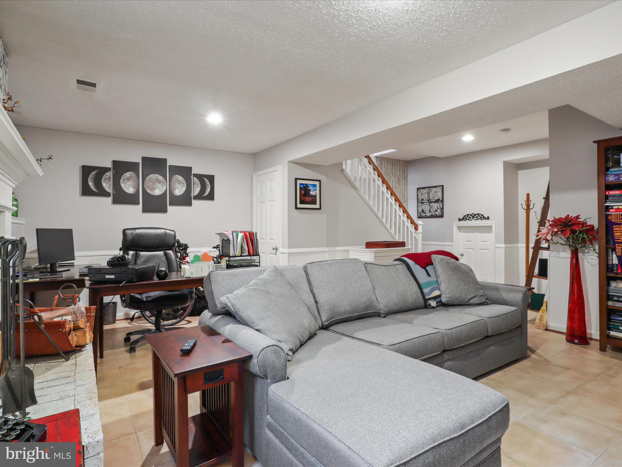 HUNTERS SQUARE - Residential