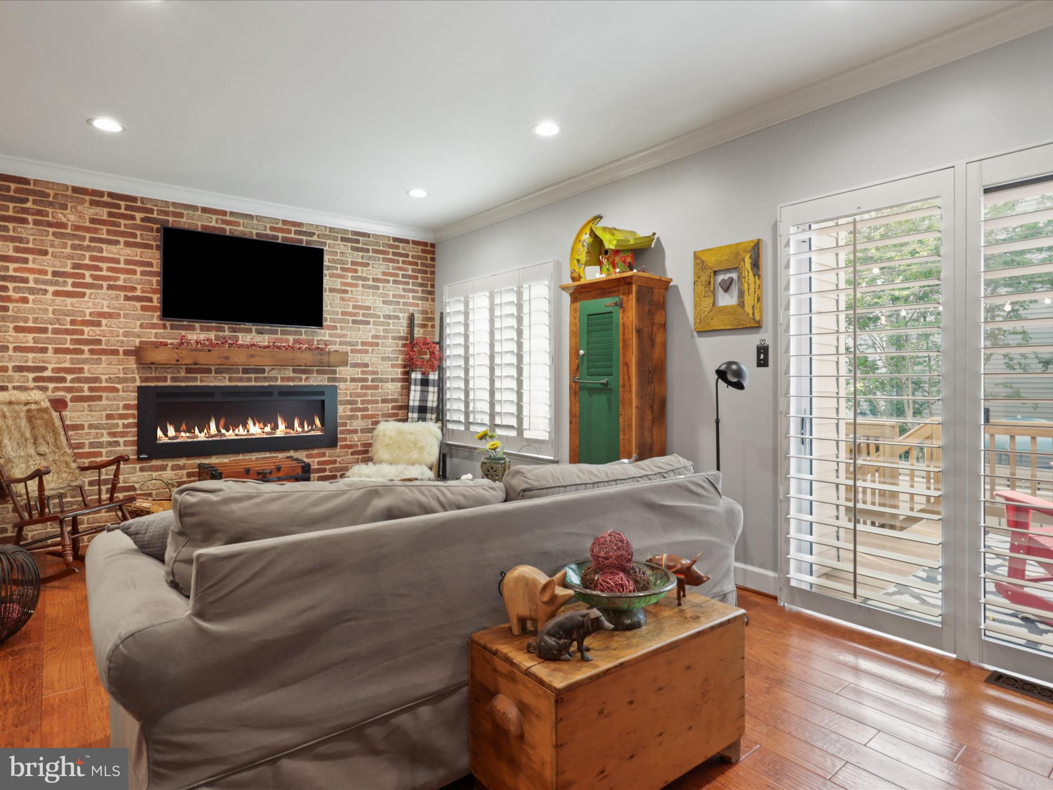 HUNTERS SQUARE - Residential