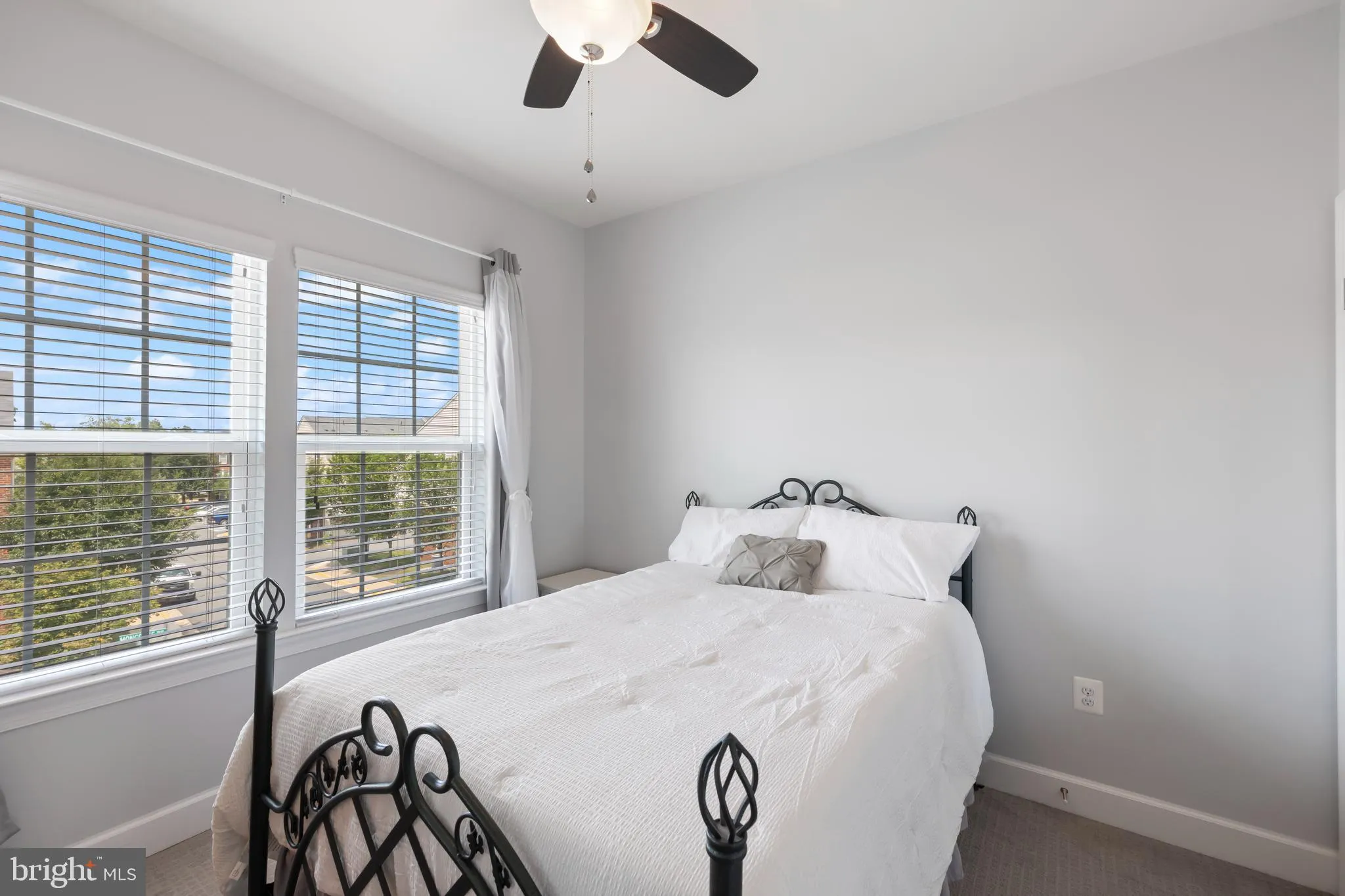 Gainesville, Virginia 20155, United States, 3 Bedrooms Bedrooms, ,4 BathroomsBathrooms,Residential,Pending,188819