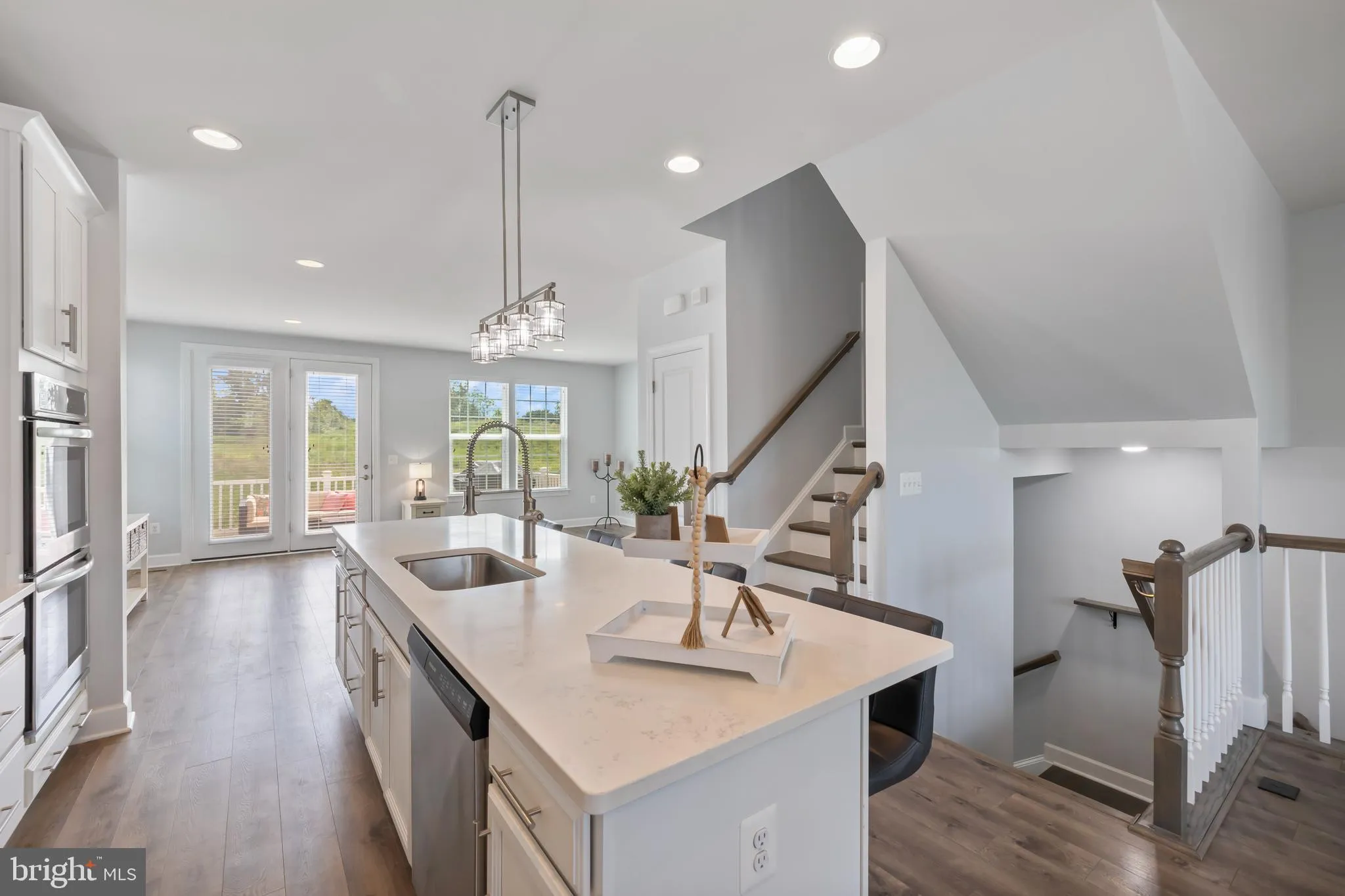 Gainesville, Virginia 20155, United States, 3 Bedrooms Bedrooms, ,4 BathroomsBathrooms,Residential,Pending,188819