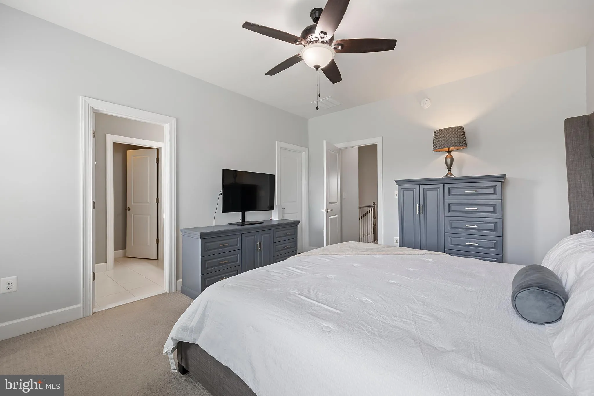 Gainesville, Virginia 20155, United States, 3 Bedrooms Bedrooms, ,4 BathroomsBathrooms,Residential,Pending,188819