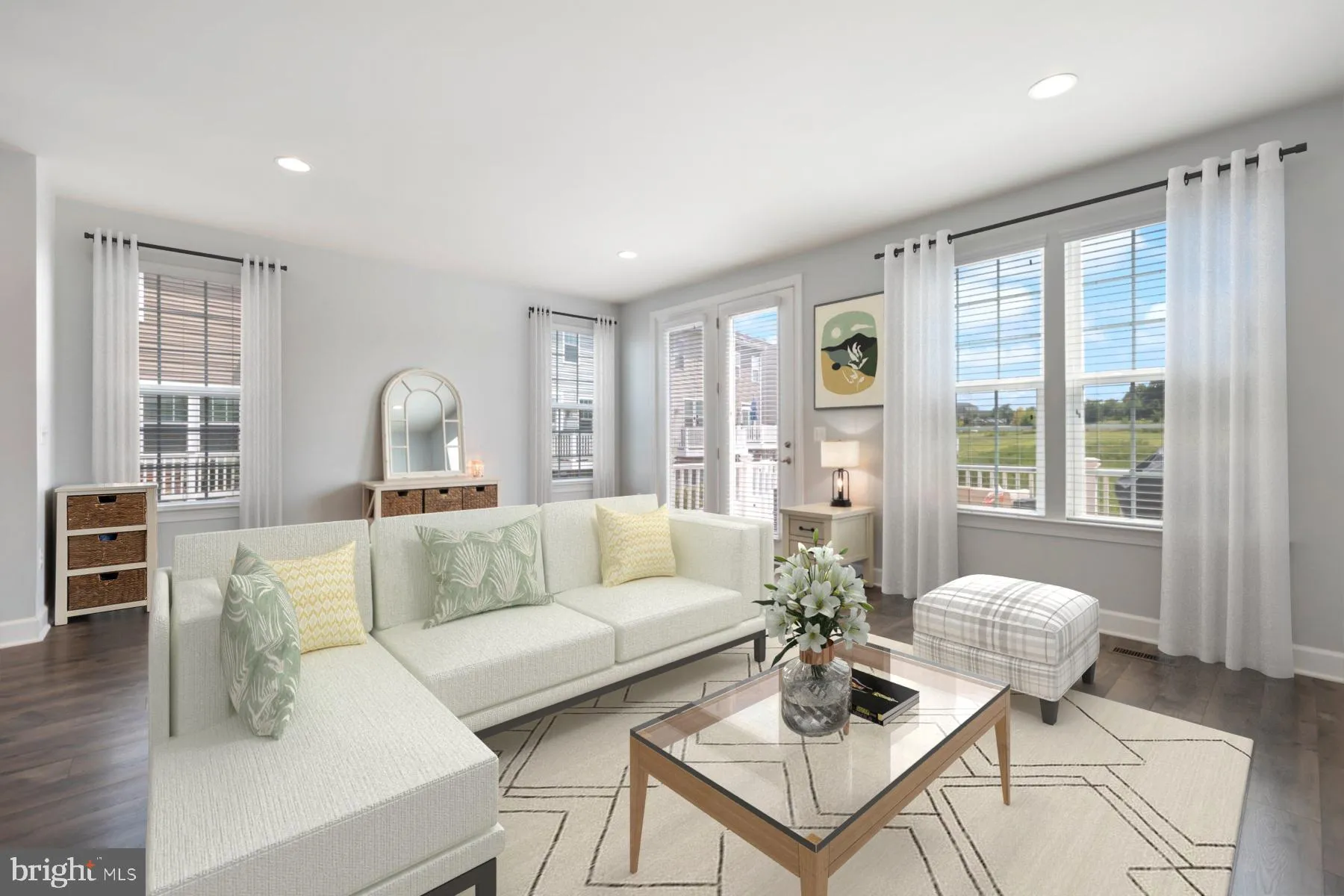 Gainesville, Virginia 20155, United States, 3 Bedrooms Bedrooms, ,4 BathroomsBathrooms,Residential,Pending,188819