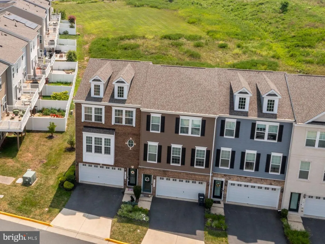 Gainesville, Virginia 20155, United States, 3 Bedrooms Bedrooms, ,4 BathroomsBathrooms,Residential,Pending,188819