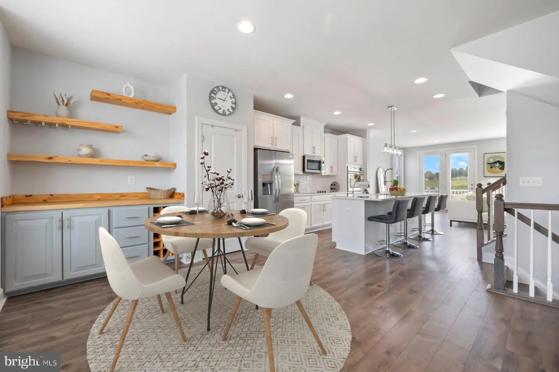 Gainesville, Virginia 20155, United States, 3 Bedrooms Bedrooms, ,4 BathroomsBathrooms,Residential,Pending,188819