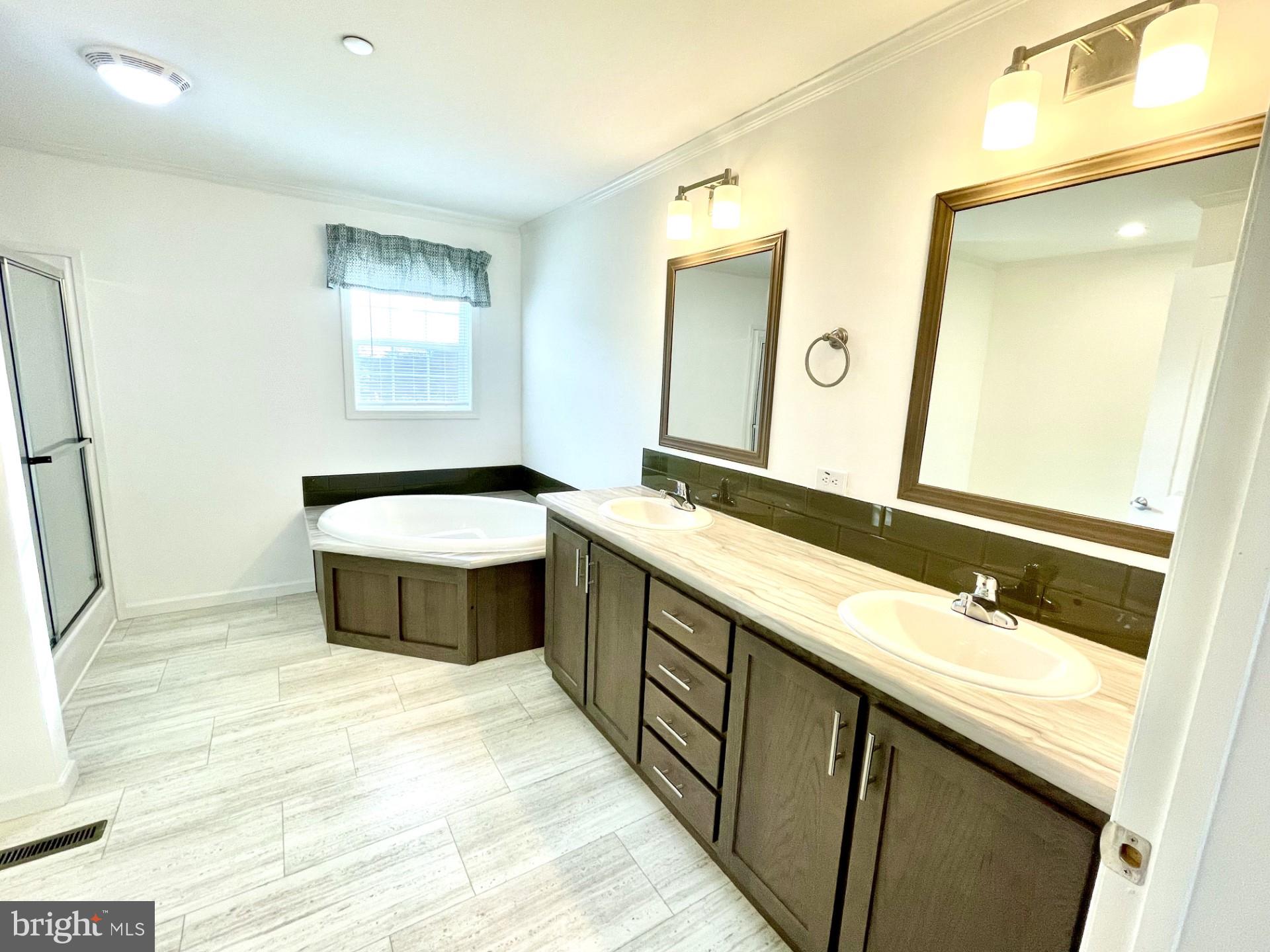 CHESTNUT POINT ESTATES - Residential