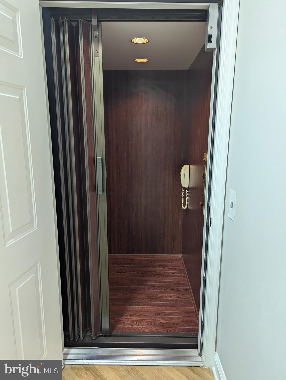 LONGMEADE - Residential