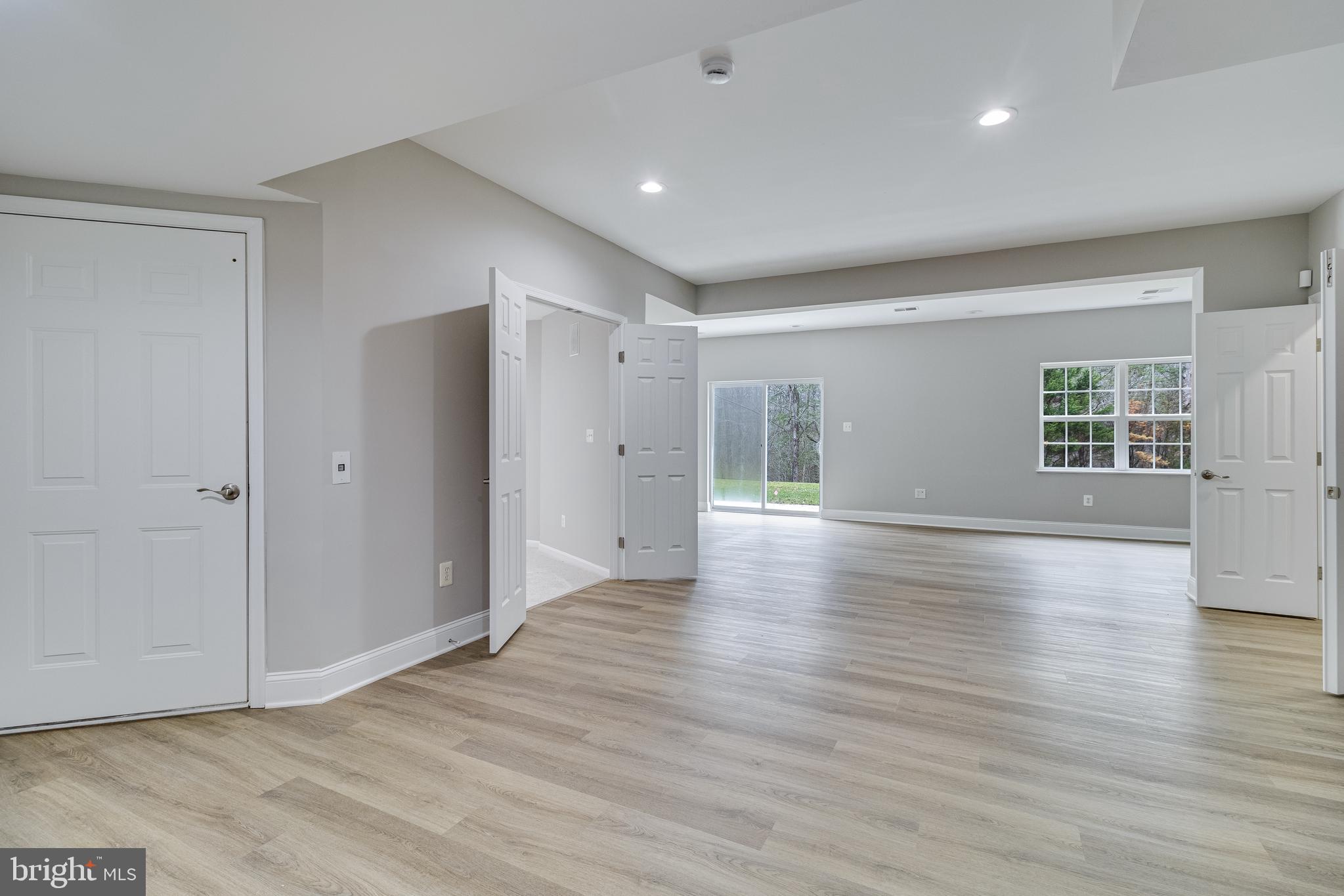 LONGMEADE - Residential