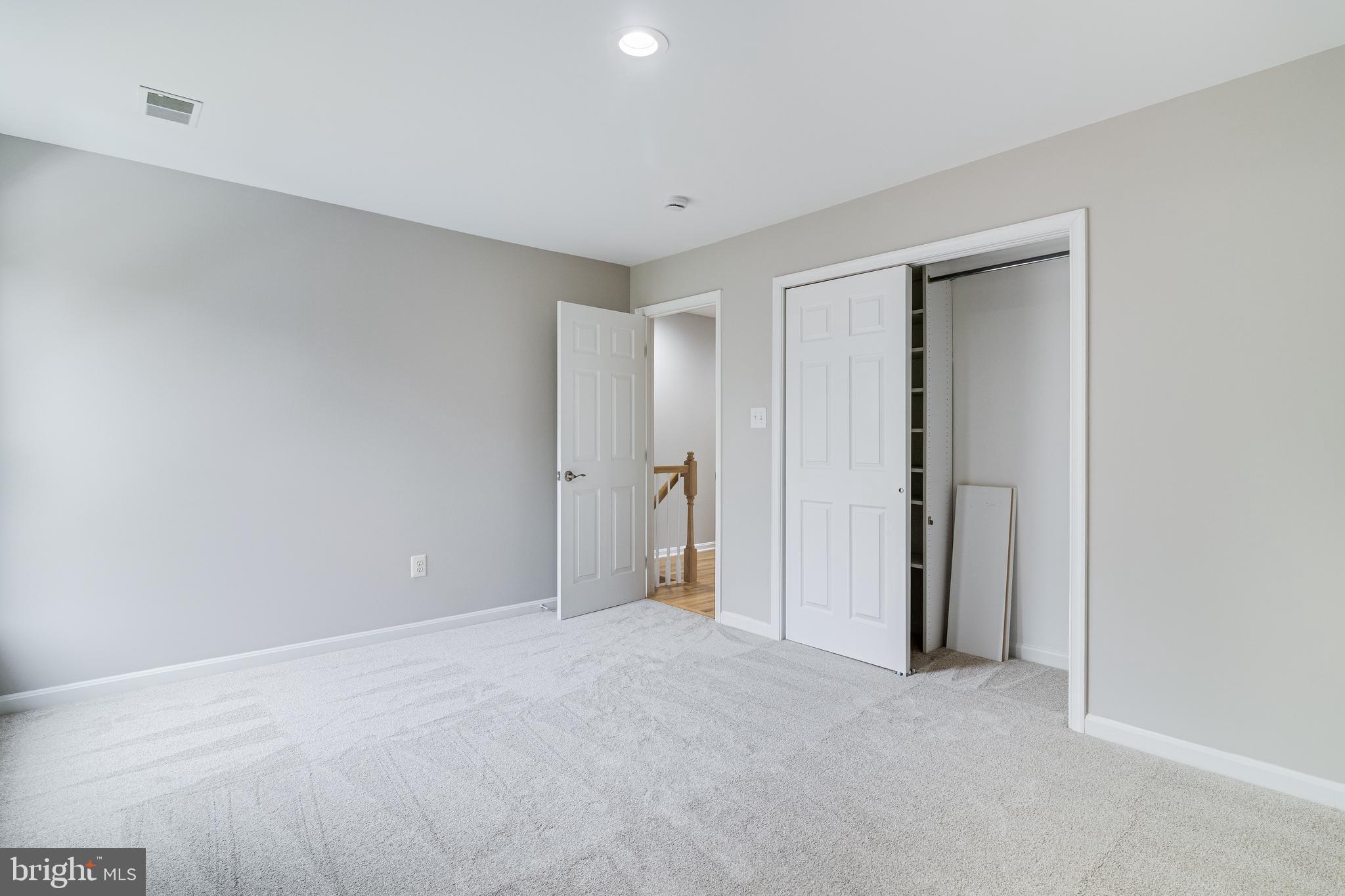 LONGMEADE - Residential