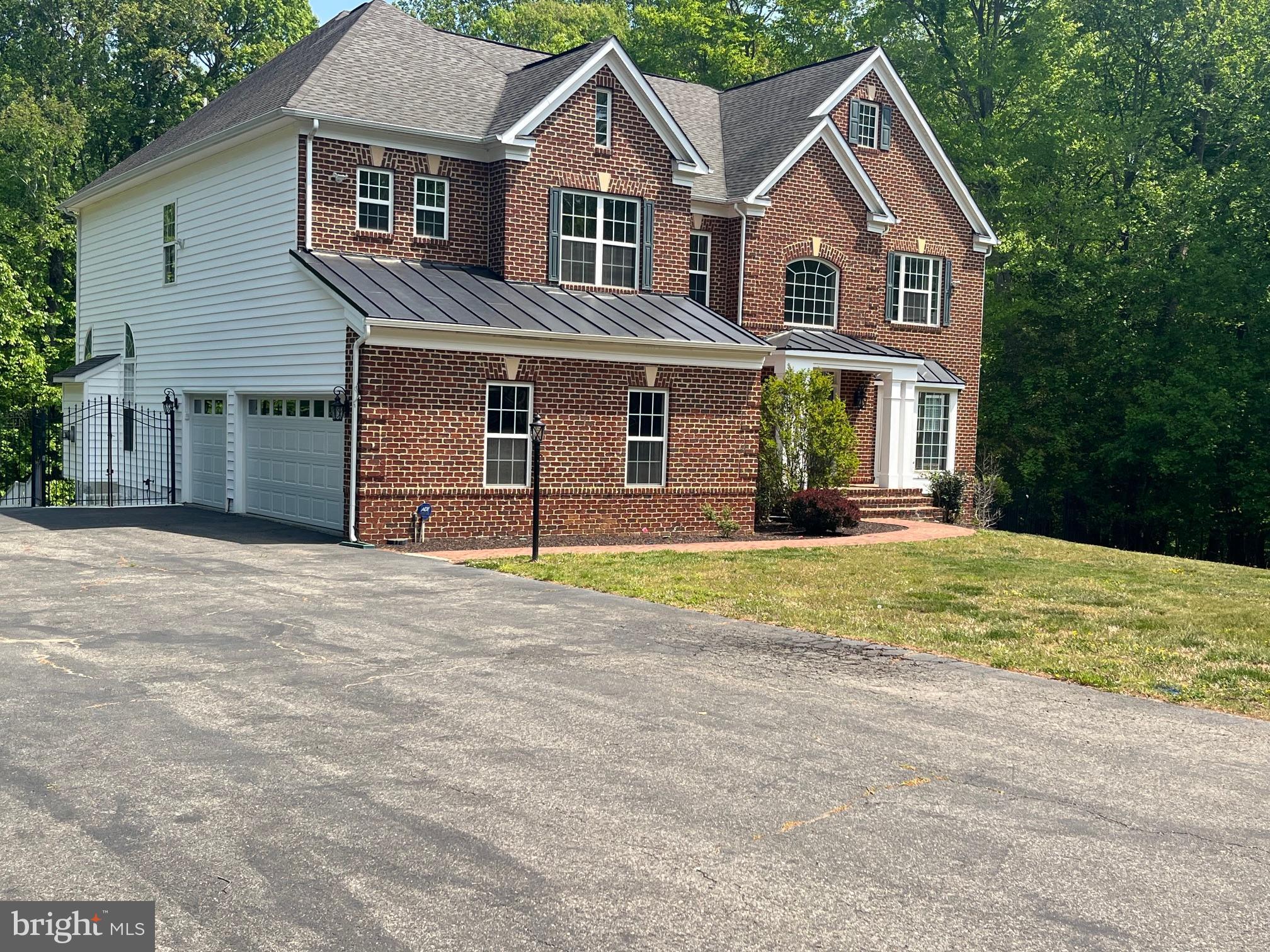 LONGMEADE - Residential