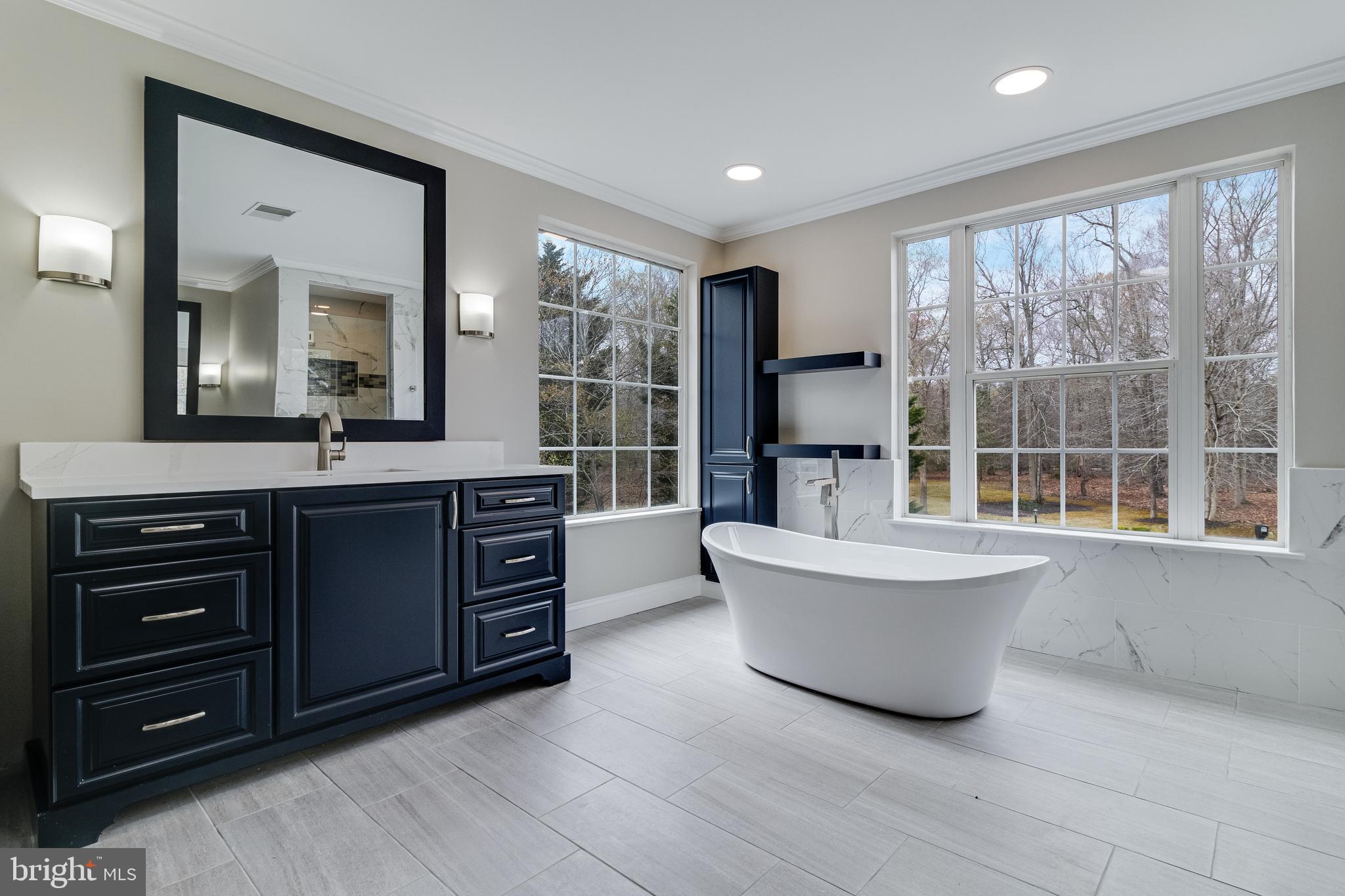 LONGMEADE - Residential