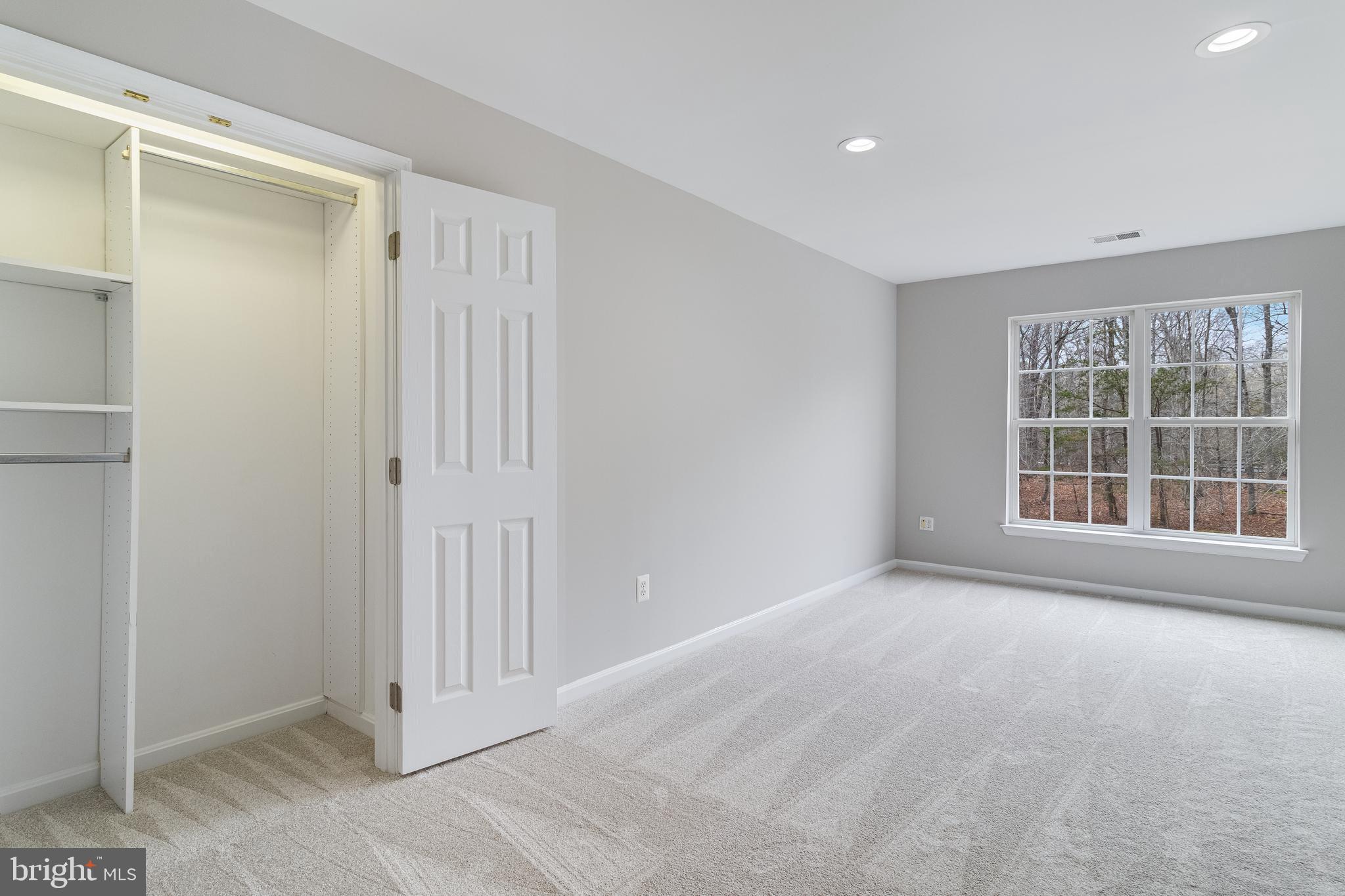 LONGMEADE - Residential