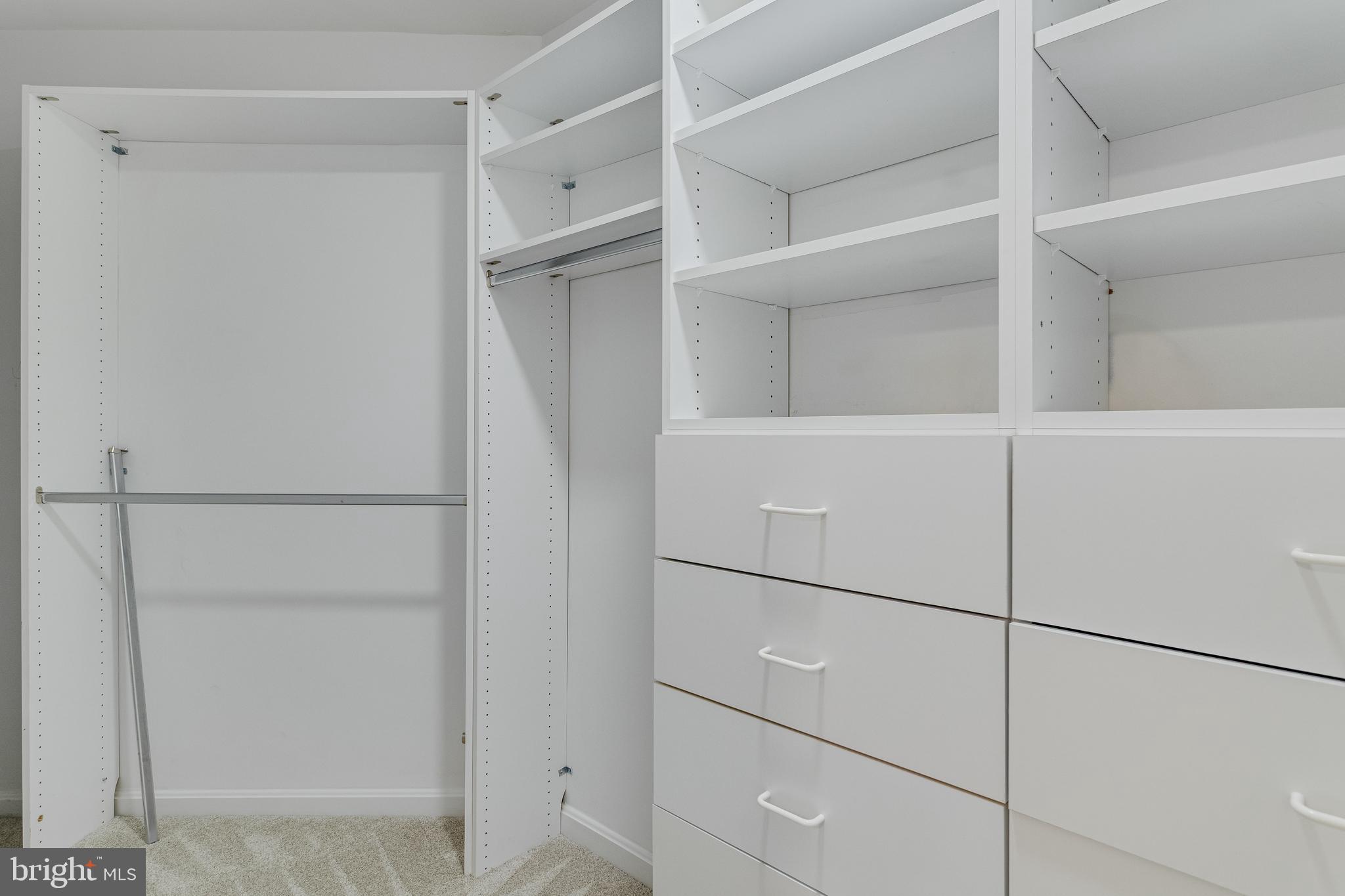 LONGMEADE - Residential