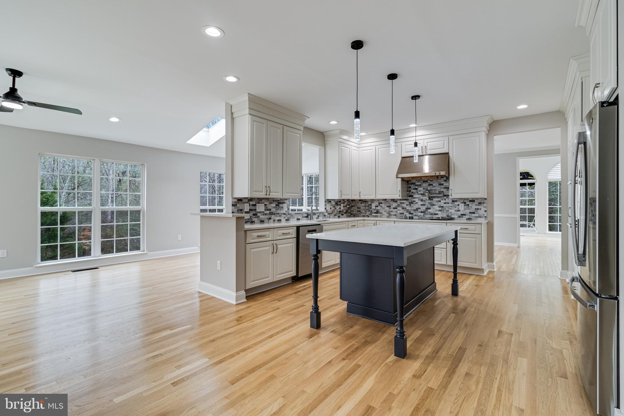 LONGMEADE - Residential