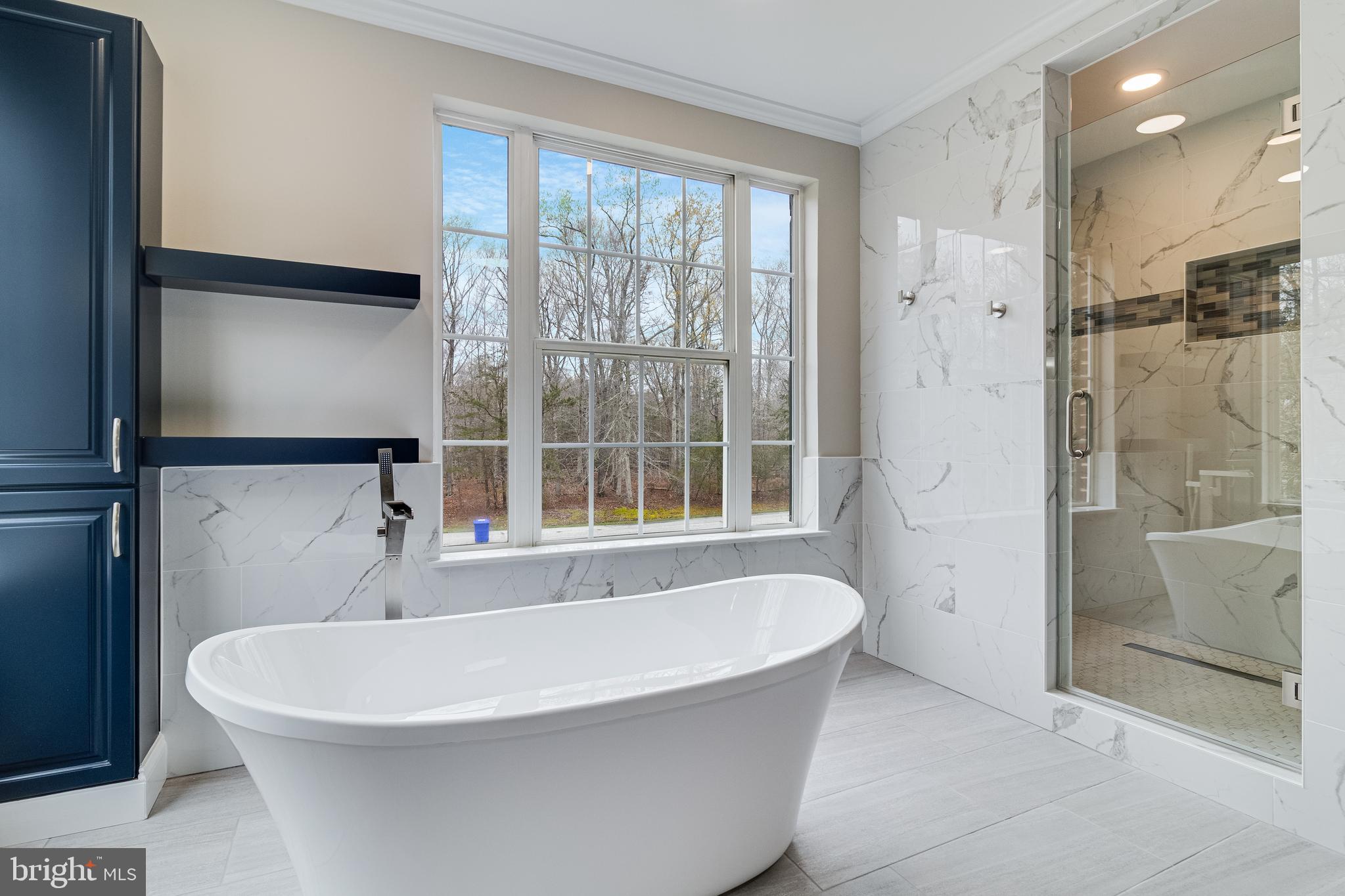 LONGMEADE - Residential